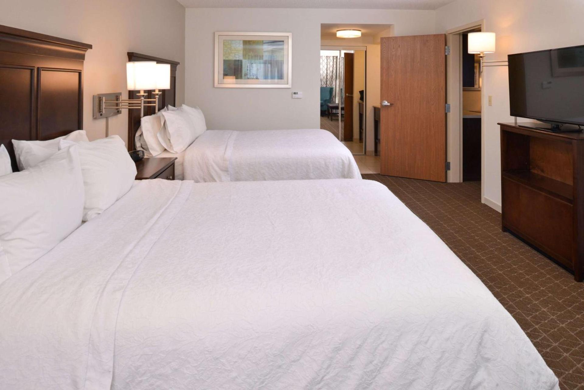 Hampton Inn & Suites Pueblo-Southgate photo 41