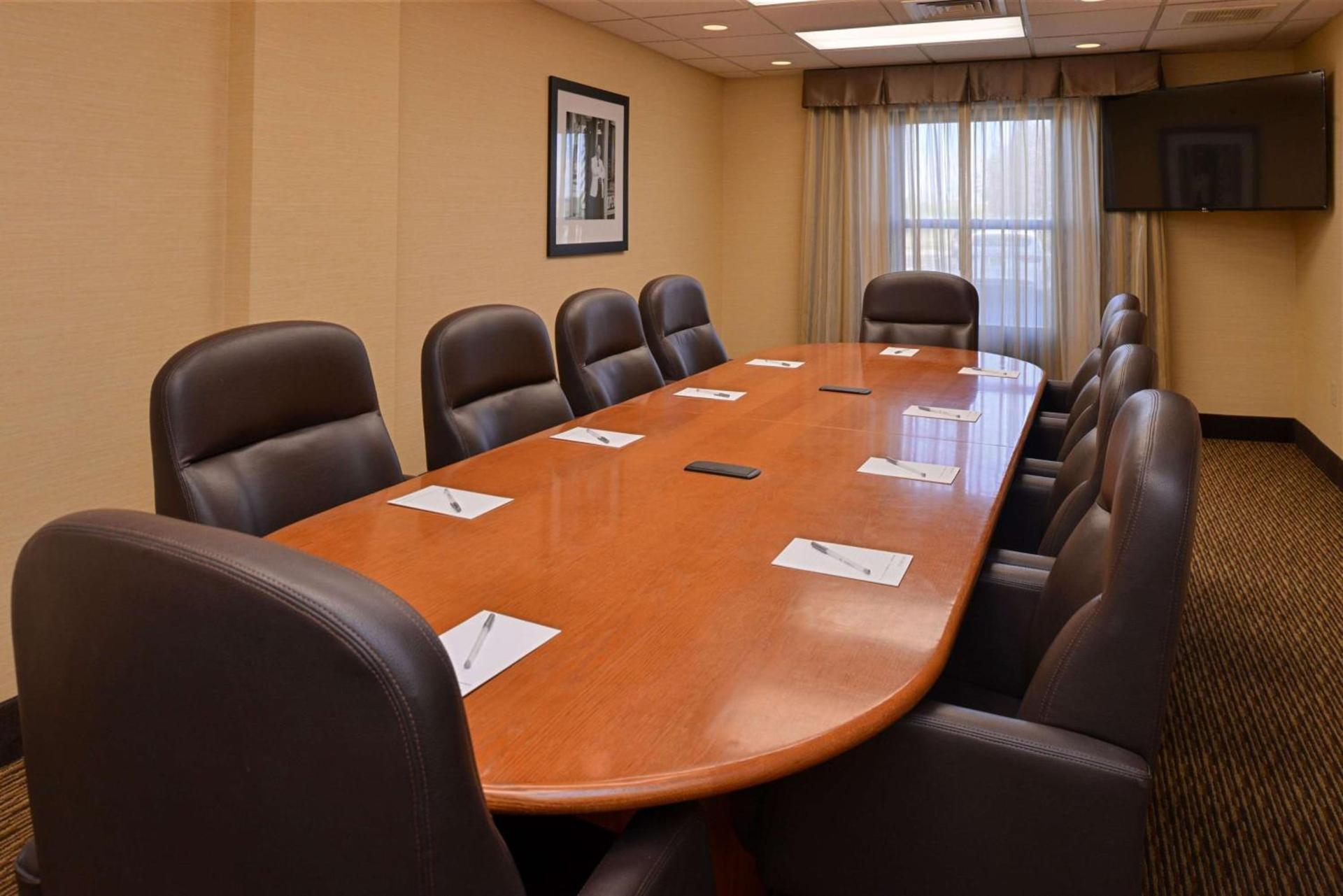 Hampton Inn & Suites Pueblo-Southgate photo 49