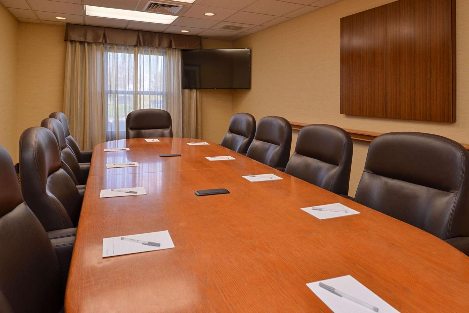 Hampton Inn & Suites Pueblo-Southgate photo 52
