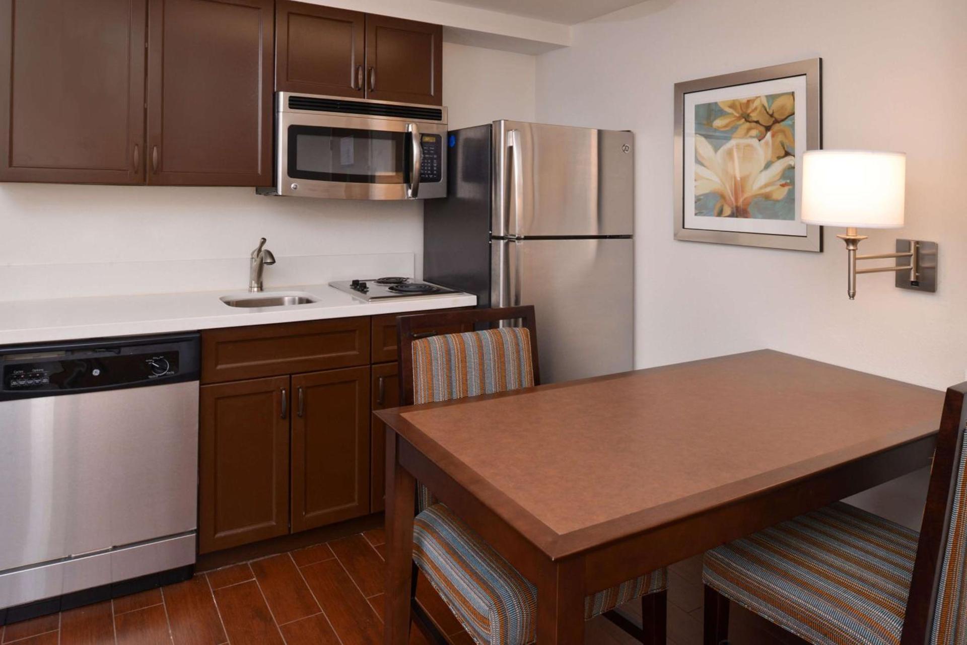 Hampton Inn & Suites Pueblo-Southgate photo 54