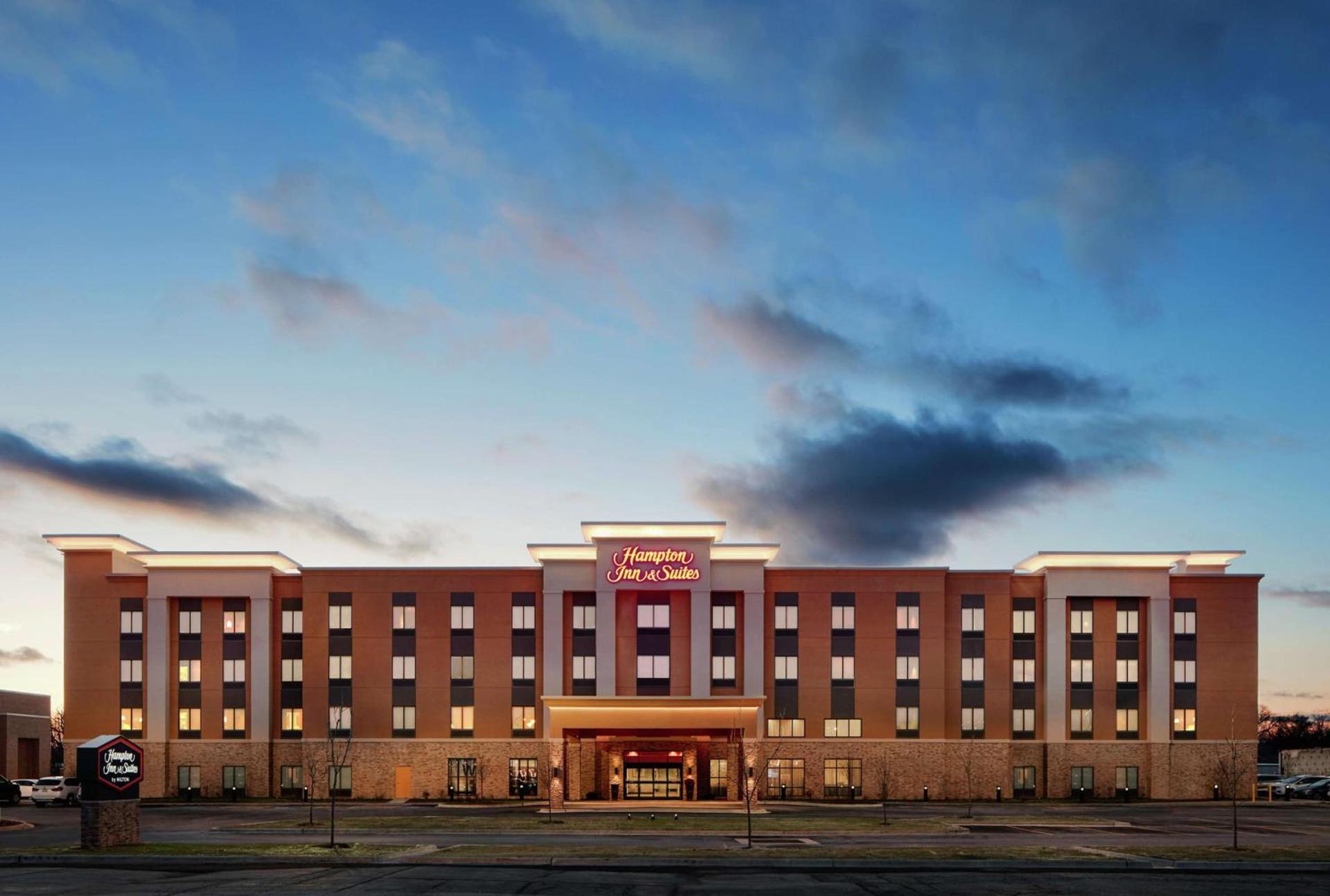 Hampton Inn & Suites Chicago/Waukegan photo 2