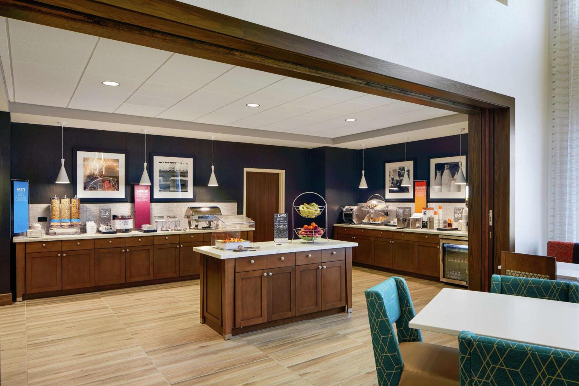 Hampton Inn & Suites Chicago/Waukegan photo 11