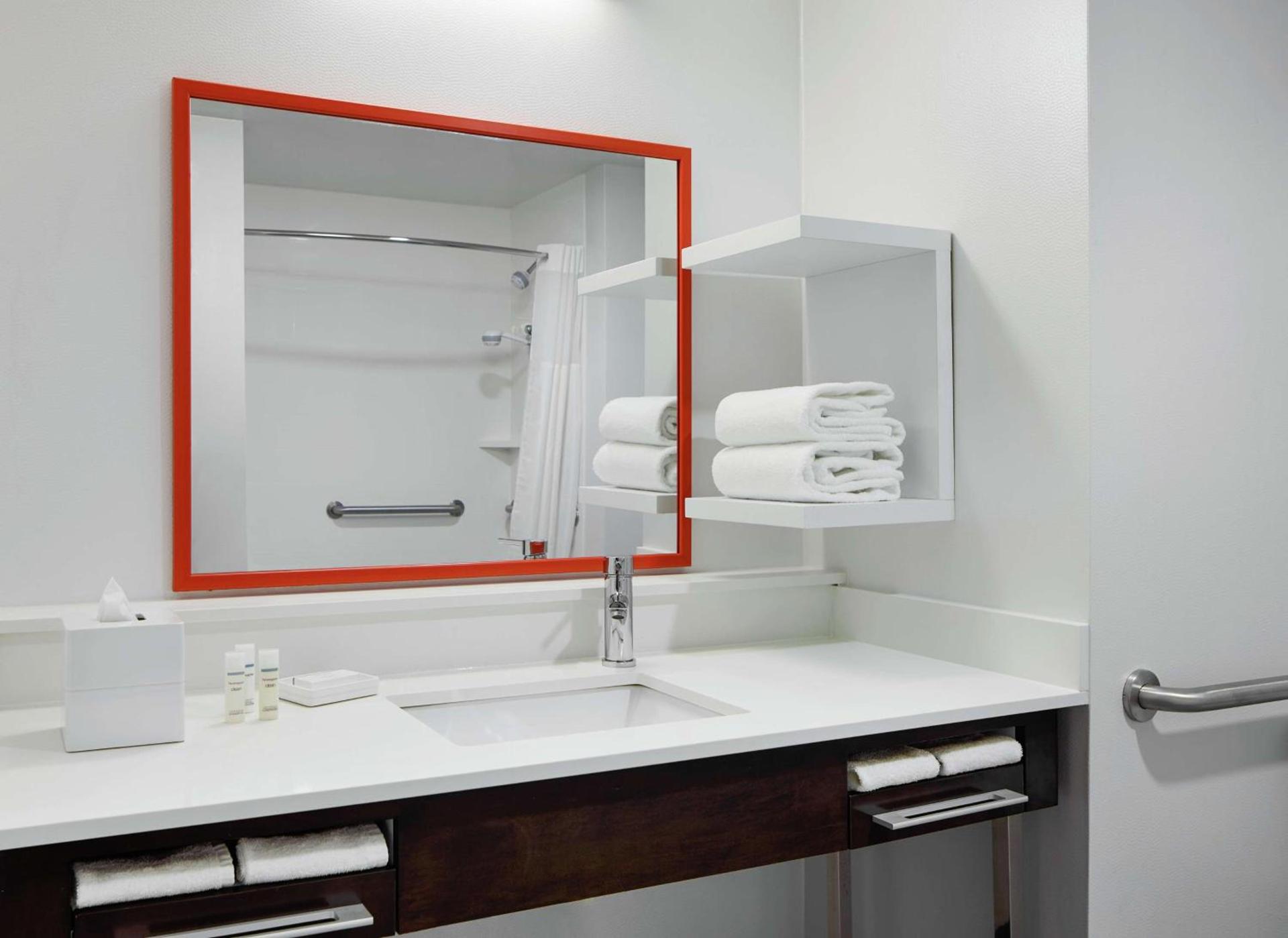 Hampton Inn & Suites Chicago/Waukegan photo 20