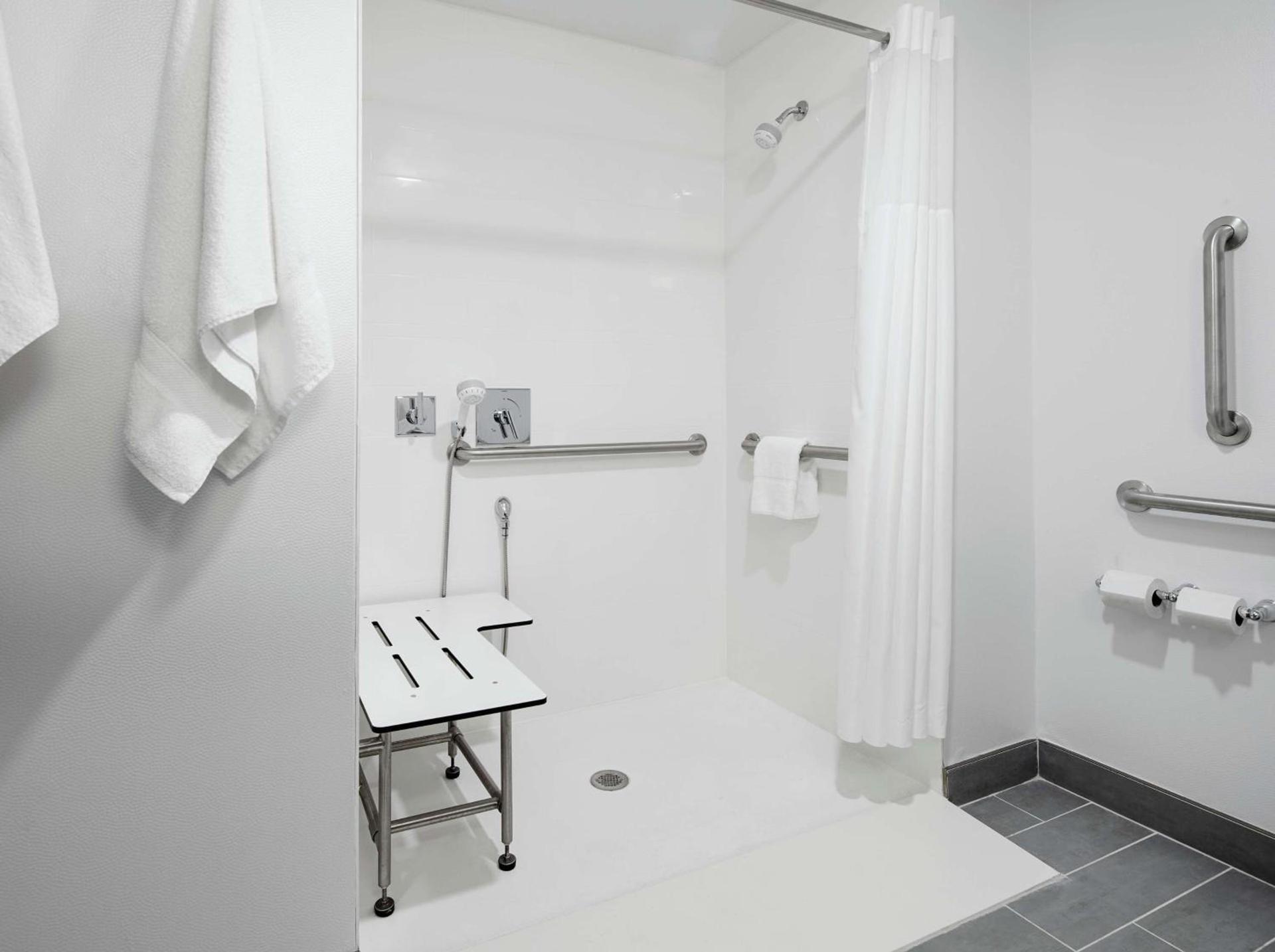 Hampton Inn & Suites Chicago/Waukegan photo 23