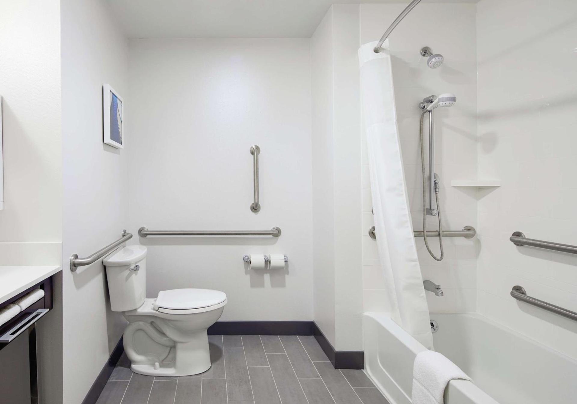 Hampton Inn & Suites Chicago/Waukegan photo 27