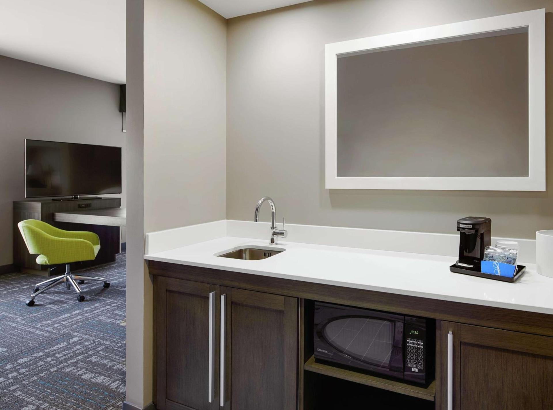 Hampton Inn & Suites Chicago/Waukegan photo 31