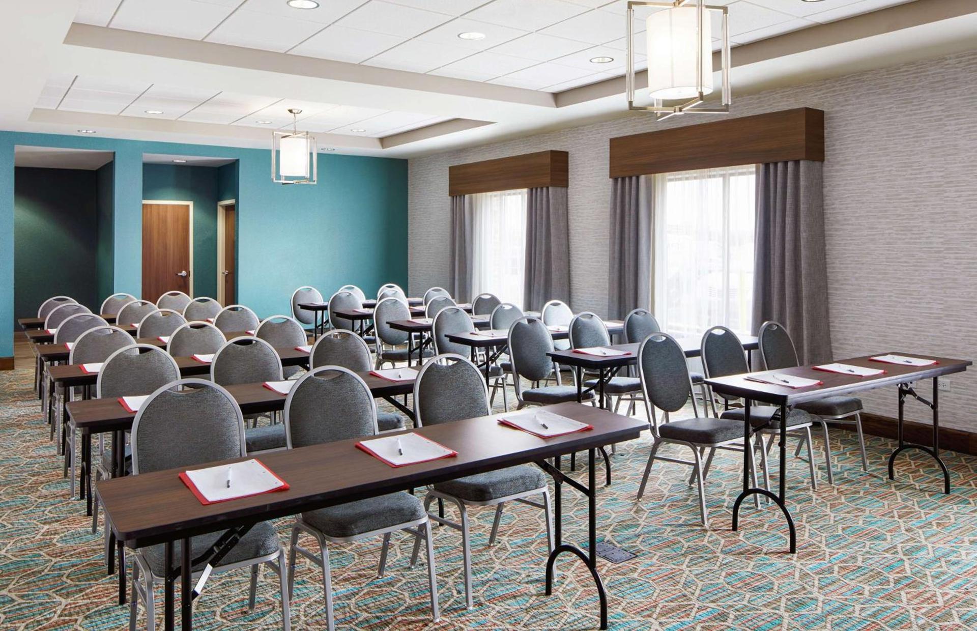 Hampton Inn & Suites Chicago/Waukegan photo 34