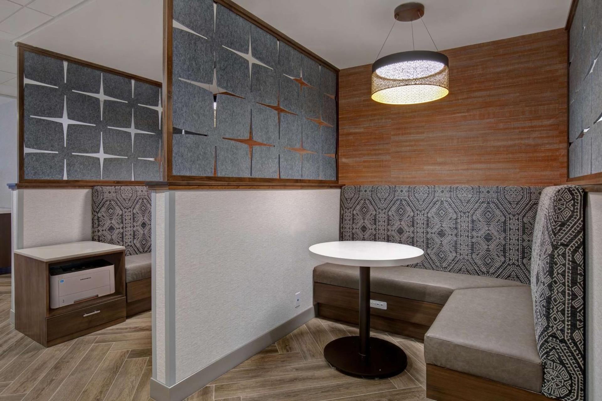 Hampton Inn Santa Fe South, NM photo 9