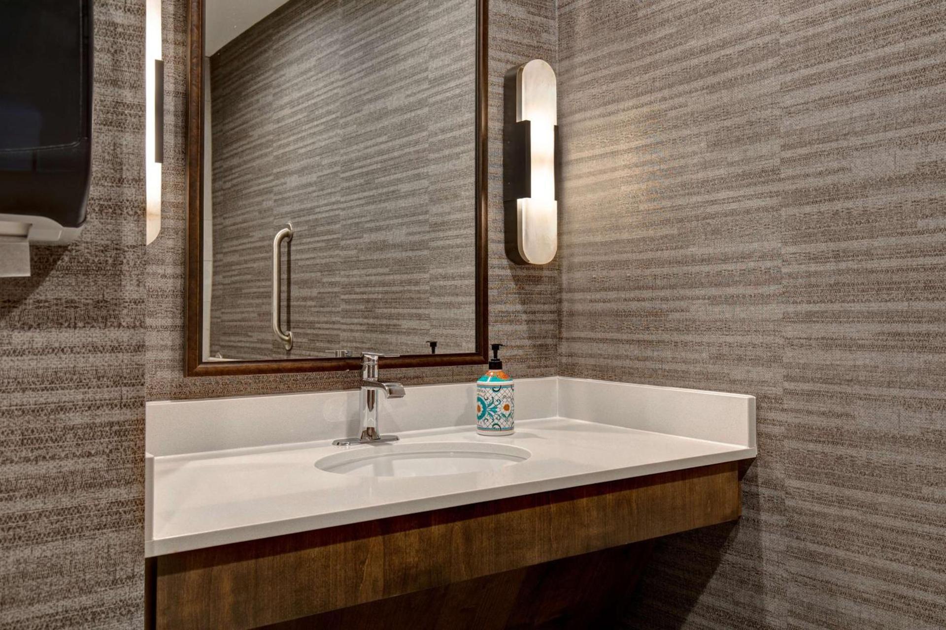 Hampton Inn Santa Fe South, NM photo 27