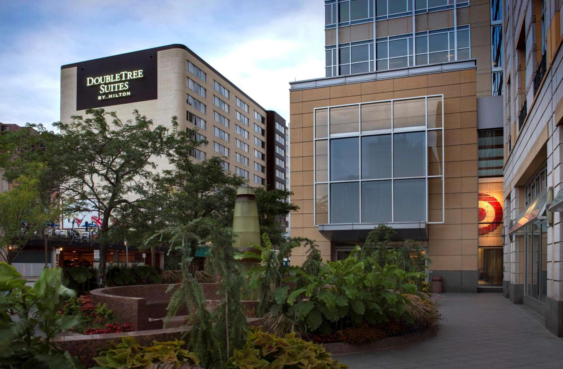 DoubleTree Suites by Hilton Minneapolis Downtown photo 4