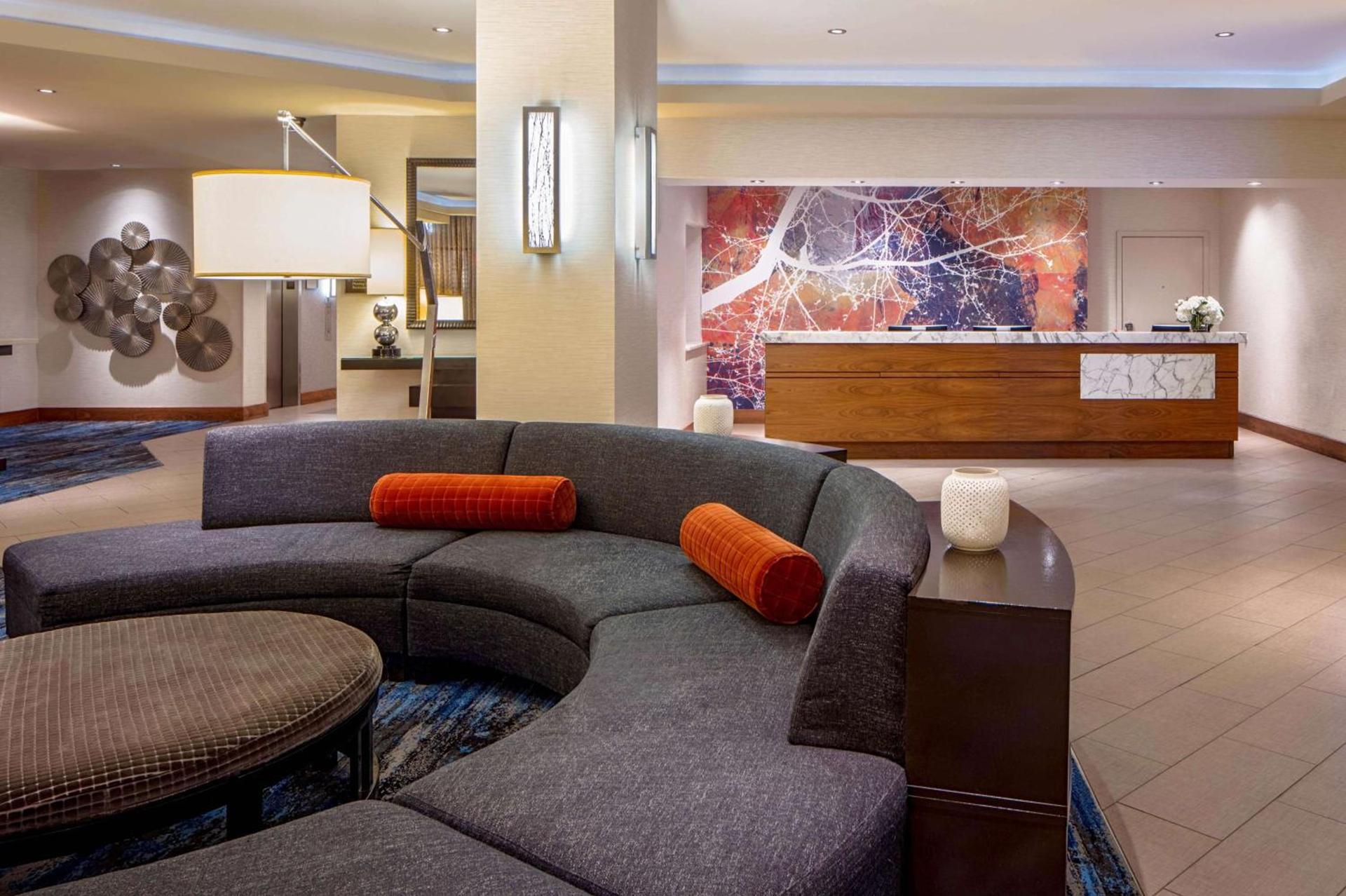 DoubleTree Suites by Hilton Minneapolis Downtown photo 8