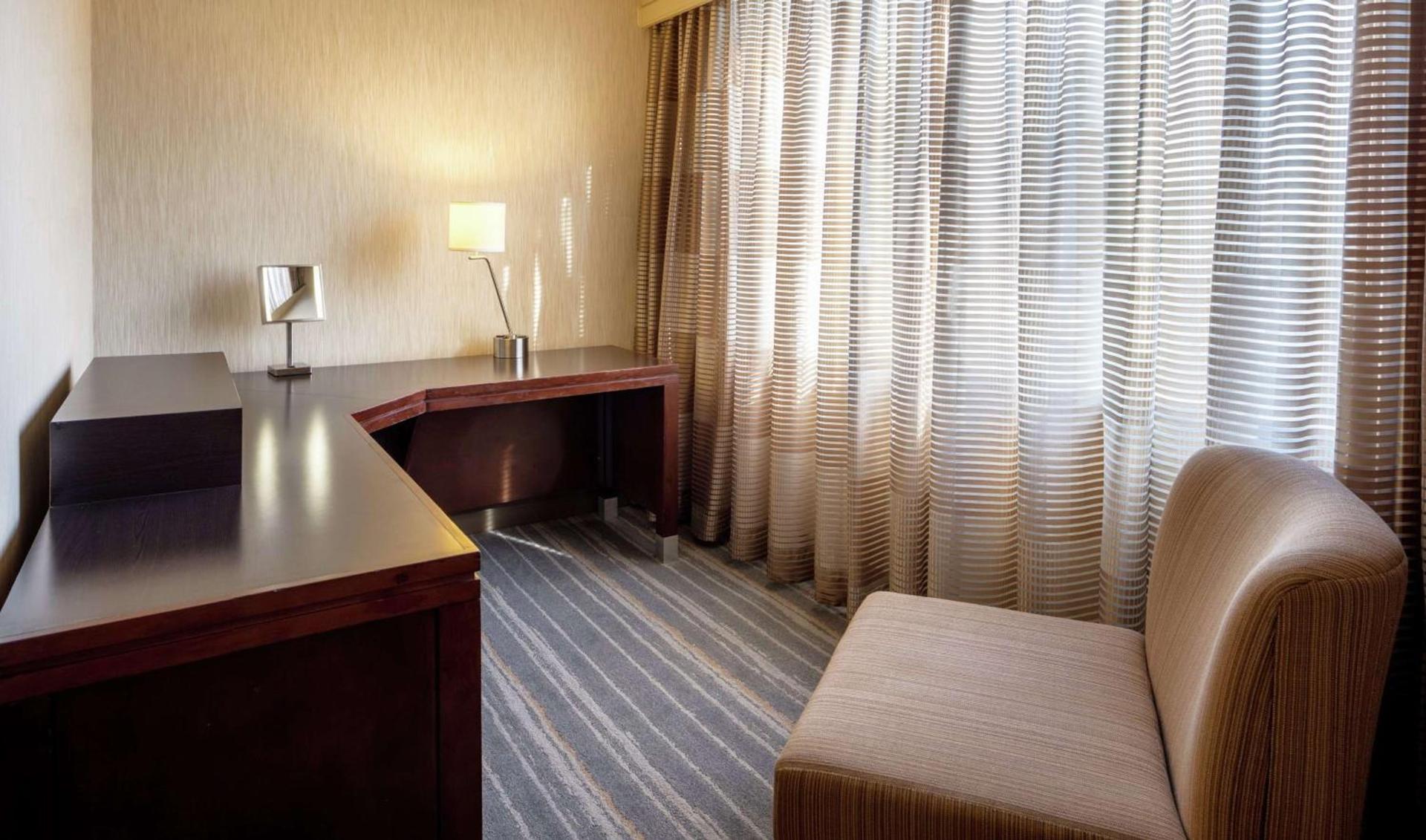 DoubleTree Suites by Hilton Minneapolis Downtown photo 18