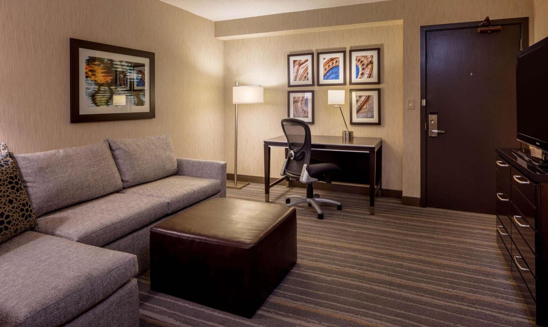 DoubleTree Suites by Hilton Minneapolis Downtown photo 22