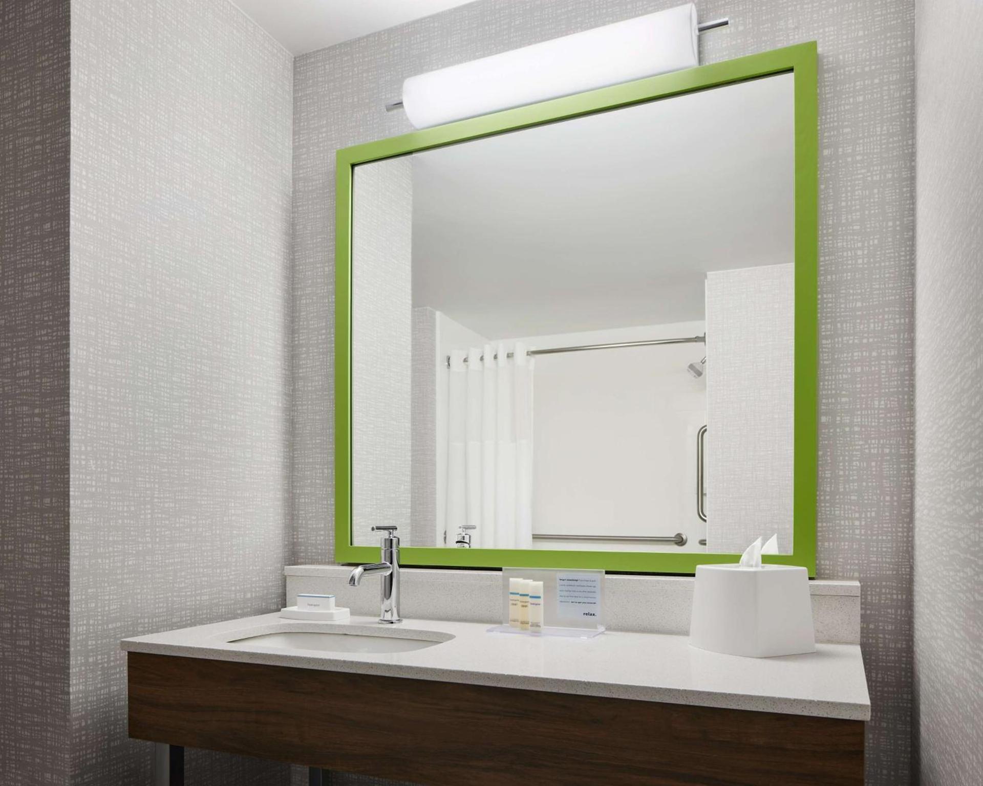 Hampton Inn & Suites West Haven photo 12