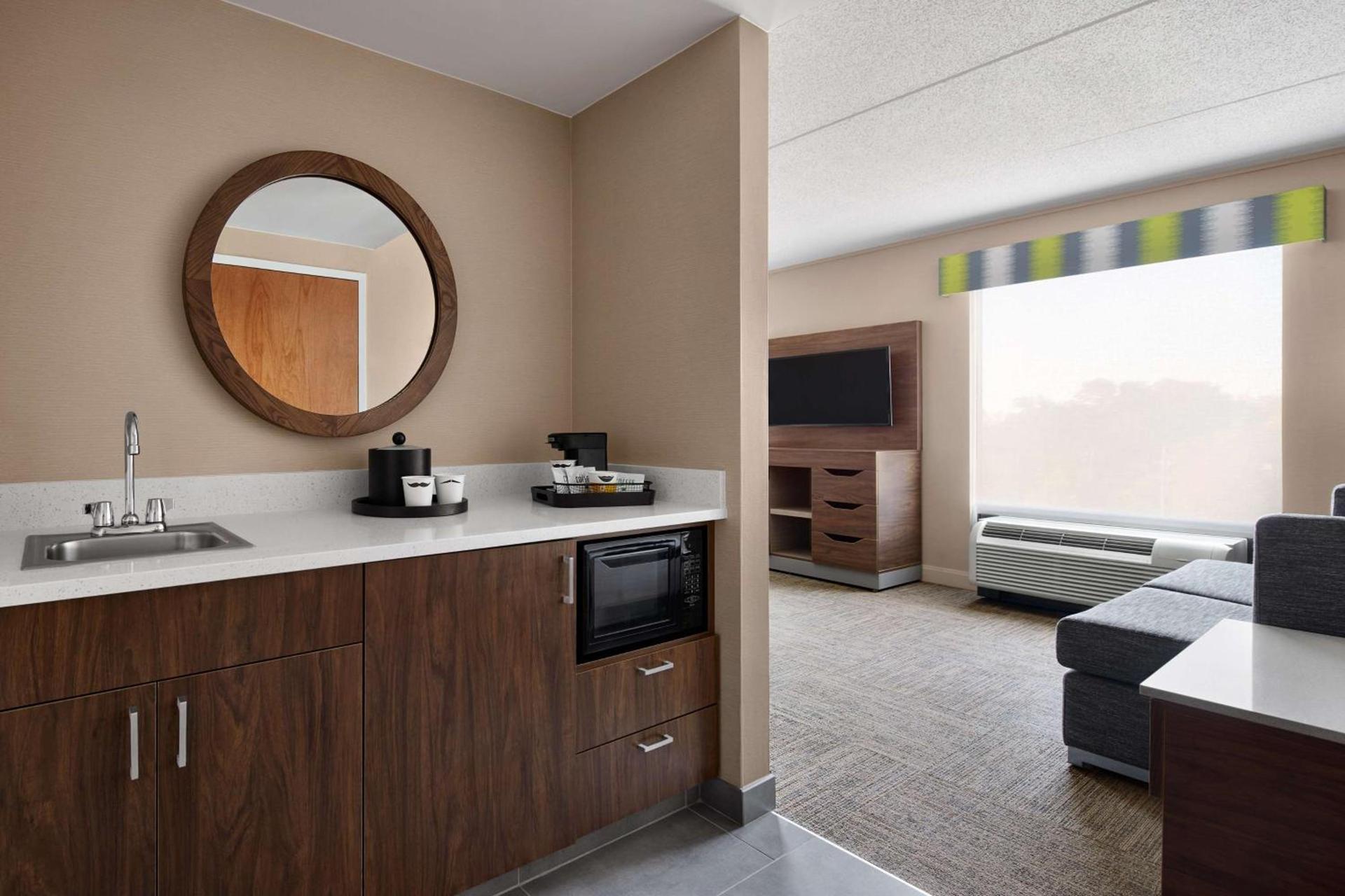 Hampton Inn & Suites West Haven photo 24