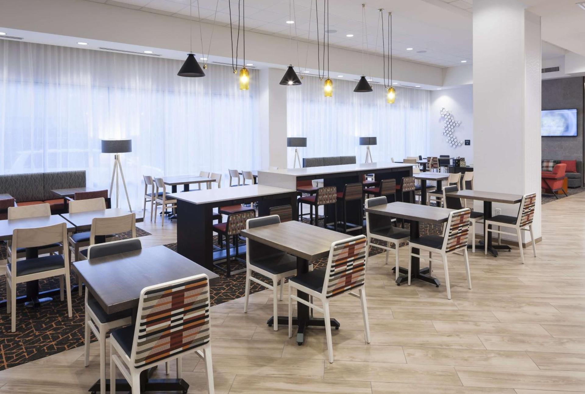 Hampton Inn & Suites Phoenix Downtown photo 4