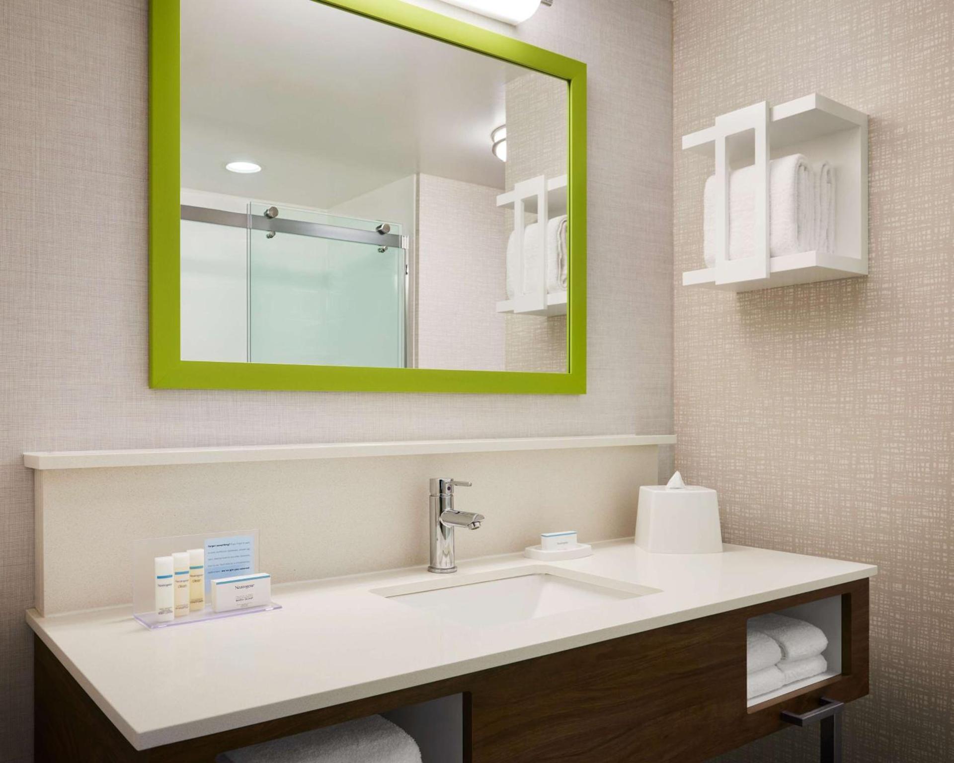 Hampton Inn Indianapolis Northwest - Park 100 photo 15