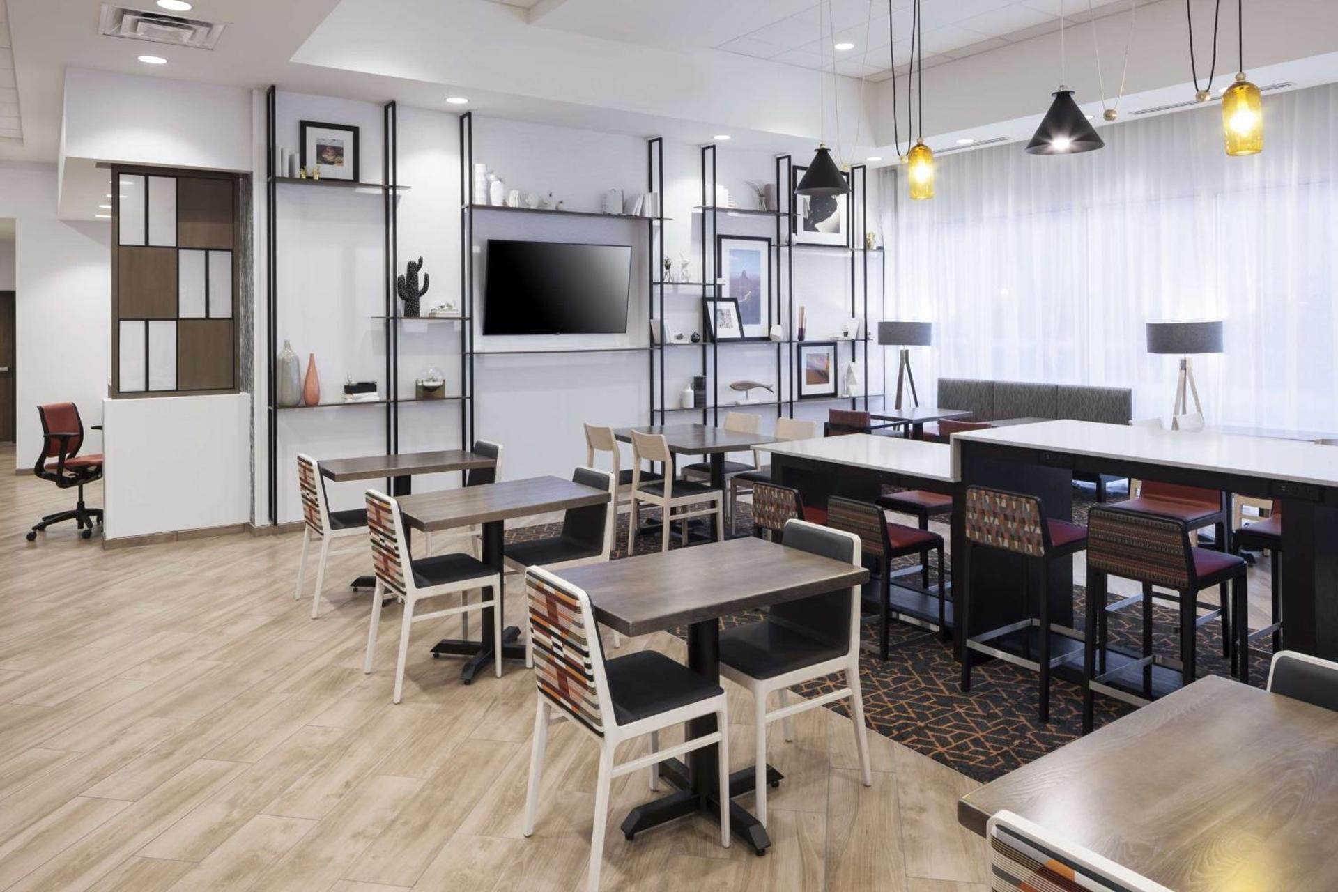 Hampton Inn & Suites Phoenix Downtown photo 9