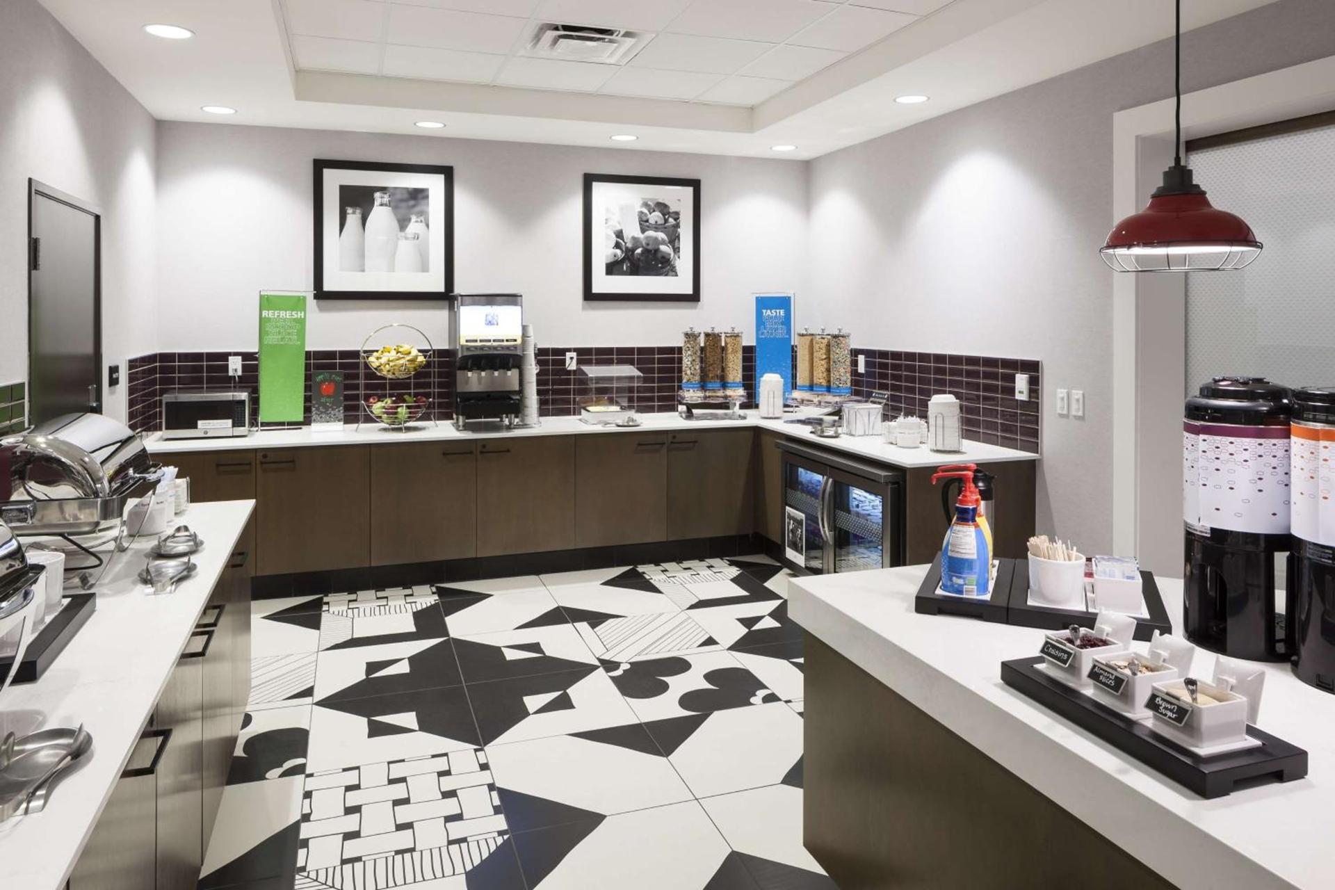 Hampton Inn & Suites Phoenix Downtown photo 11