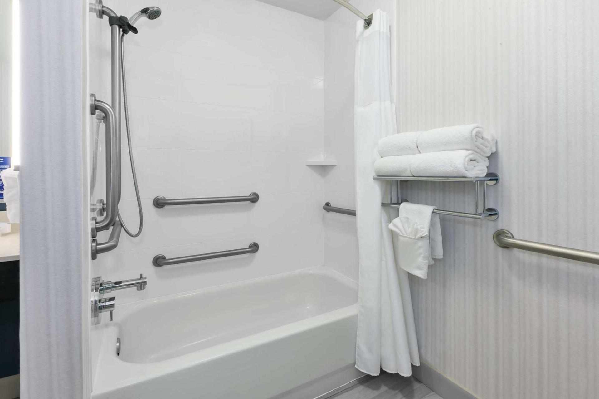 Hilton Garden Inn Minneapolis Maple Grove photo 15