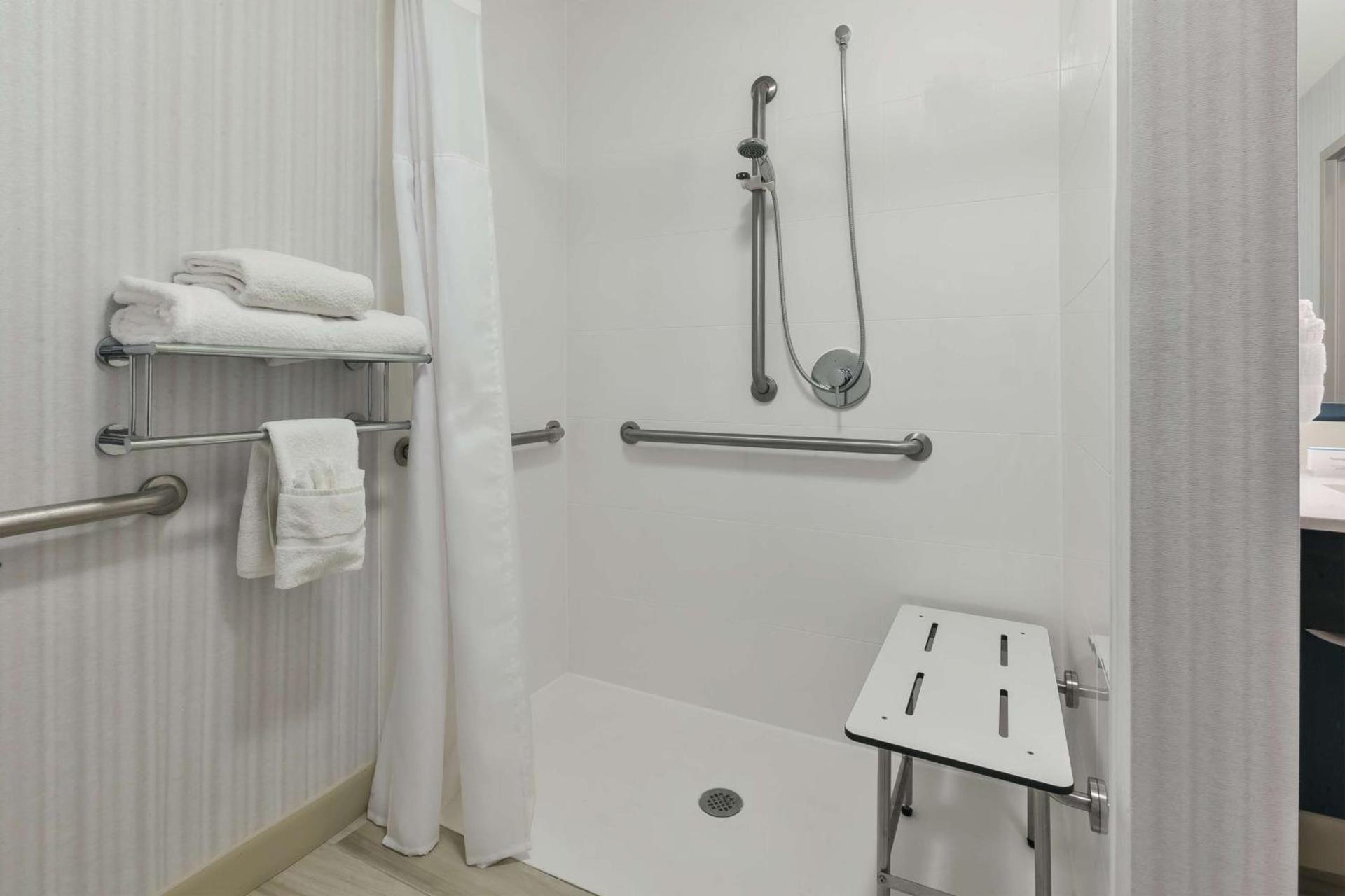 Hilton Garden Inn Minneapolis Maple Grove photo 21