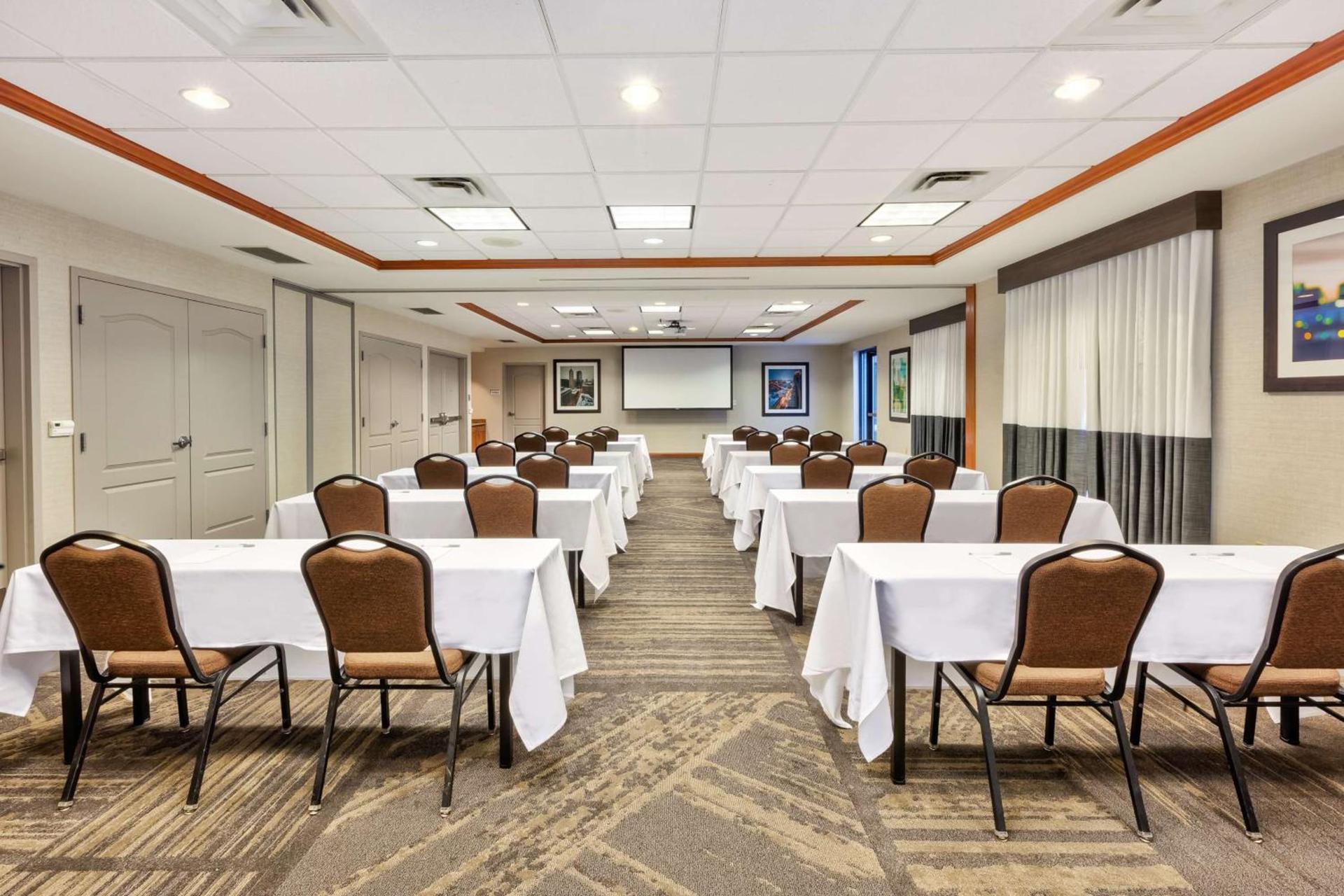 Hilton Garden Inn Minneapolis Maple Grove photo 34
