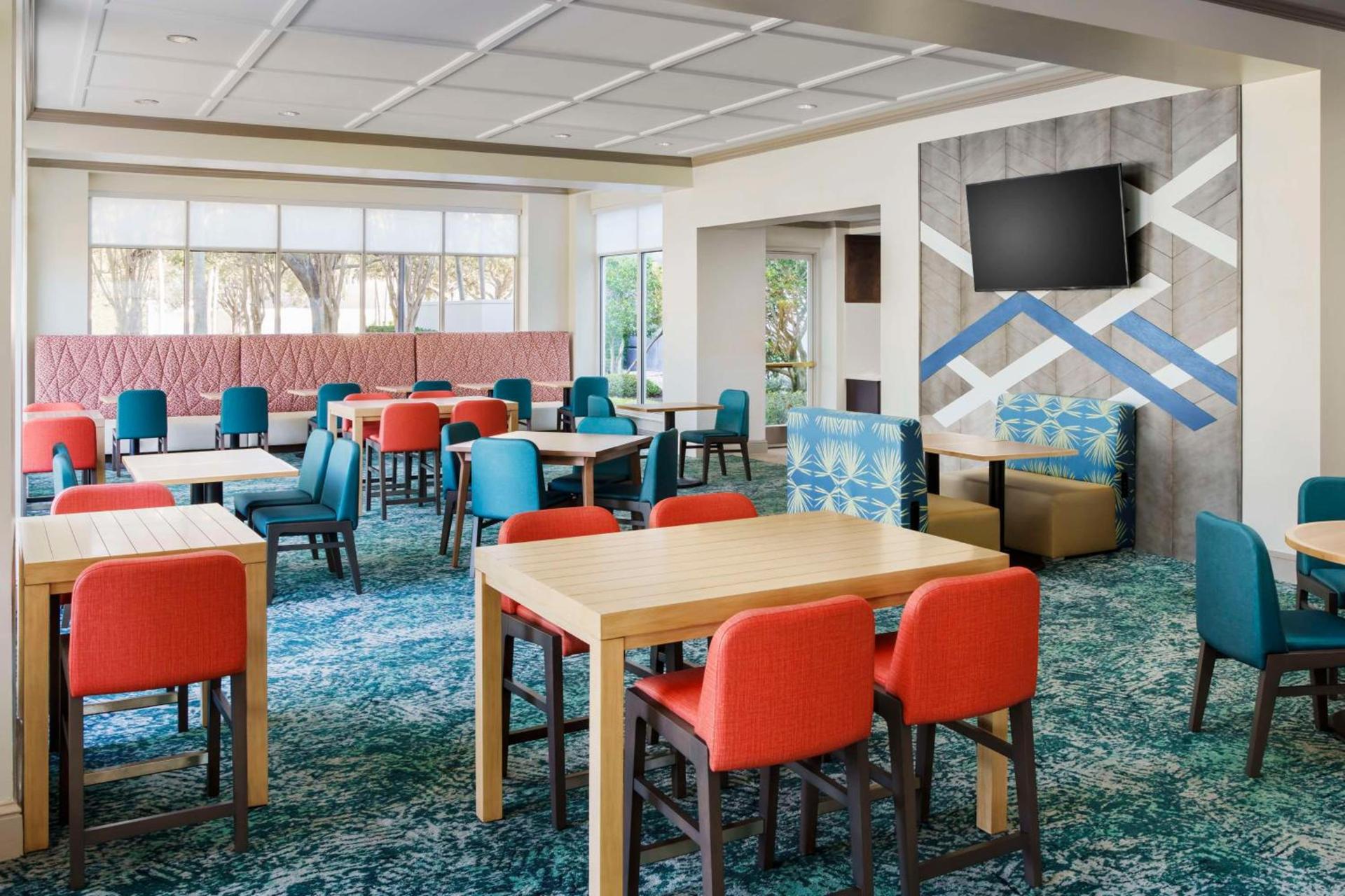 Hilton Garden Inn Orlando at SeaWorld photo 9