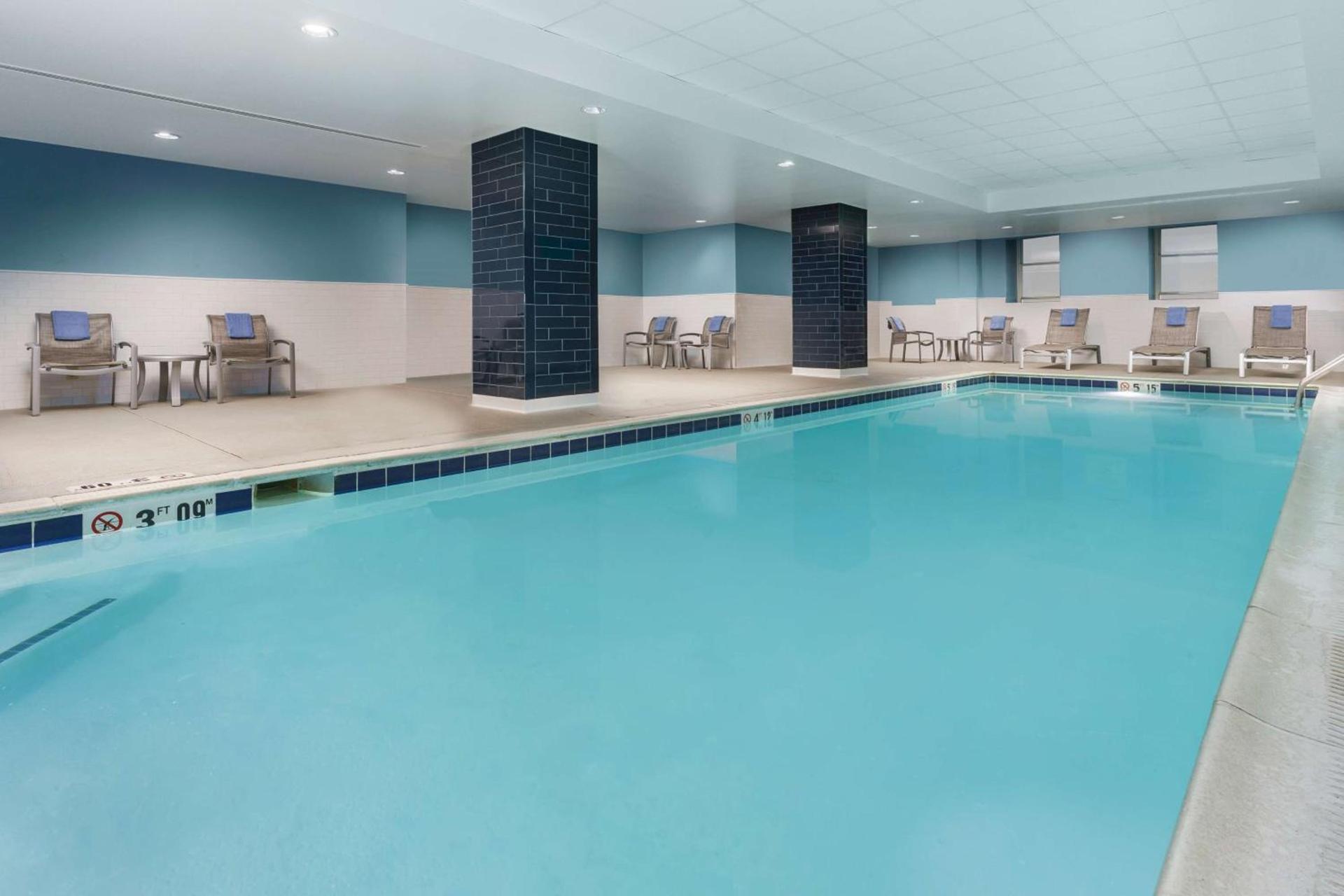 Hampton Inn & Suites Baltimore Inner Harbor photo 6