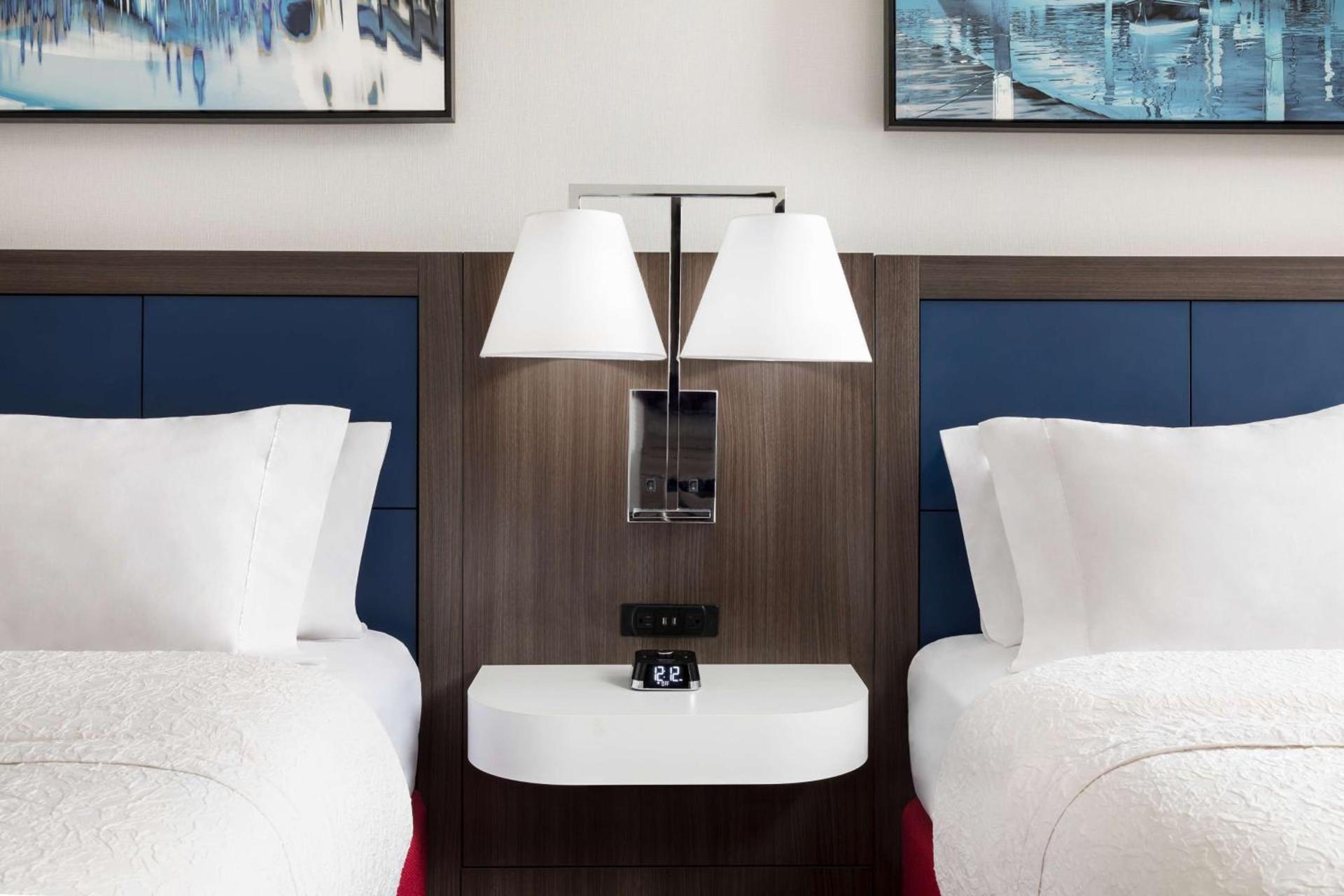 Hampton Inn & Suites Baltimore Inner Harbor photo 24