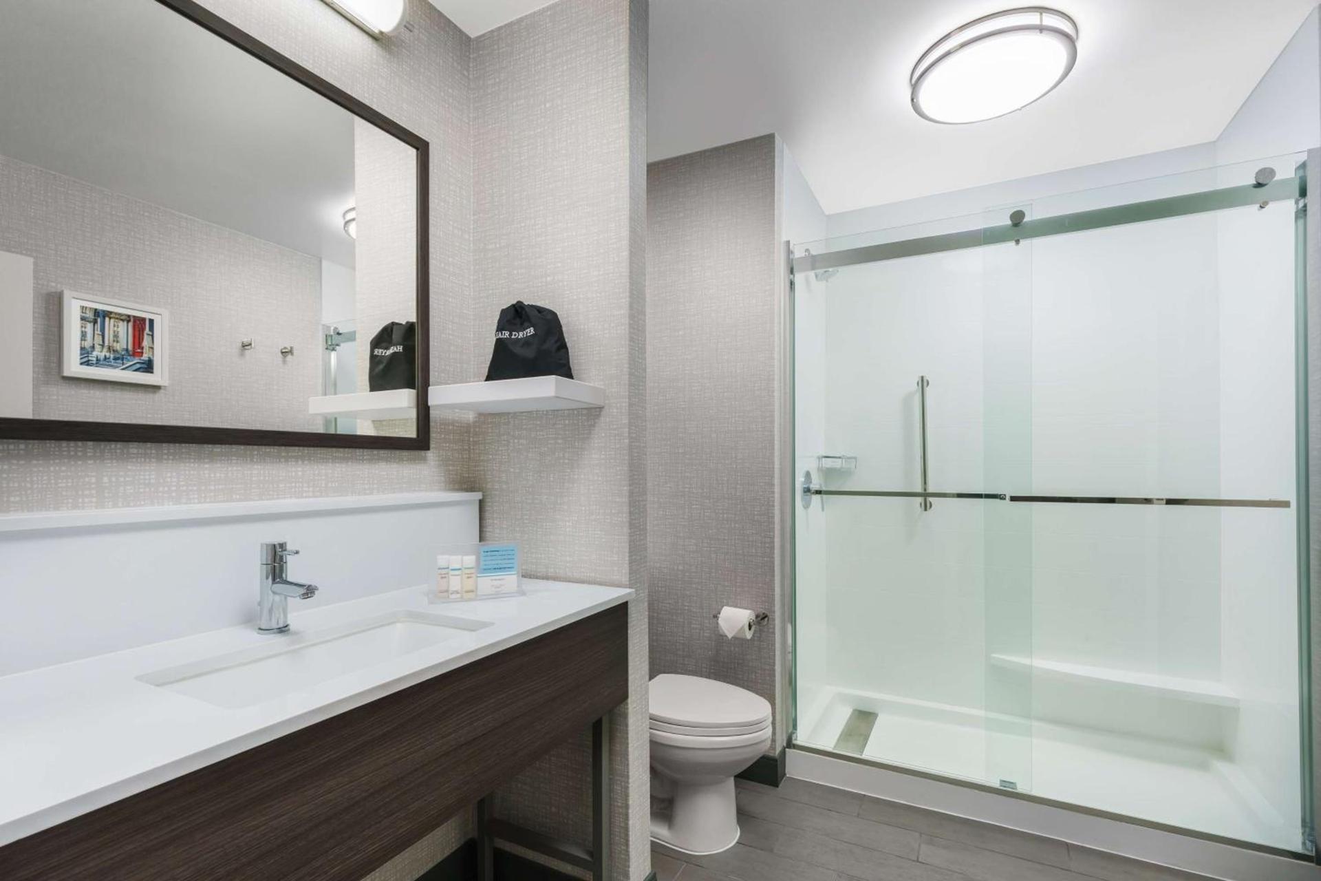 Hampton Inn & Suites Baltimore Inner Harbor photo 27