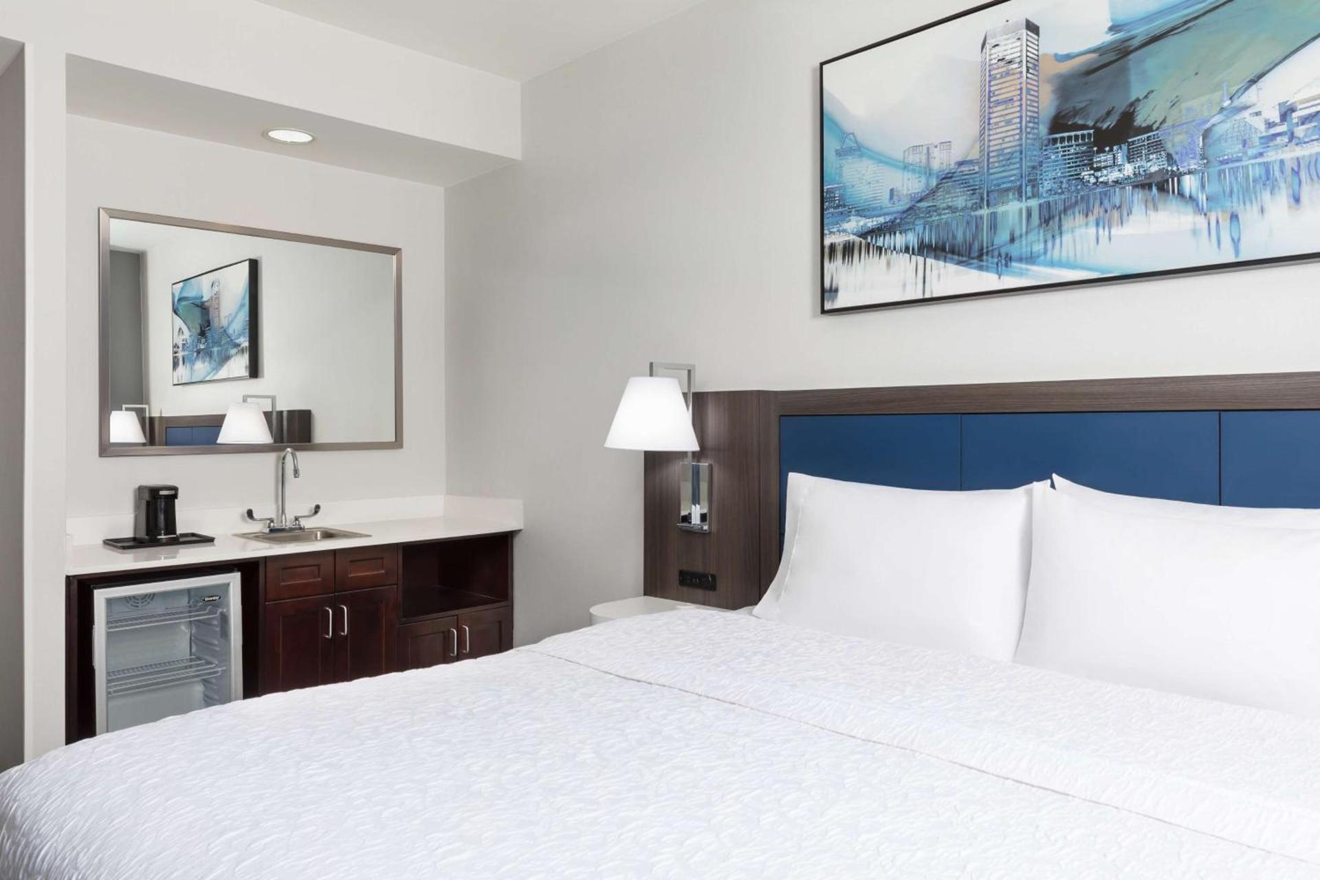 Hampton Inn & Suites Baltimore Inner Harbor photo 29