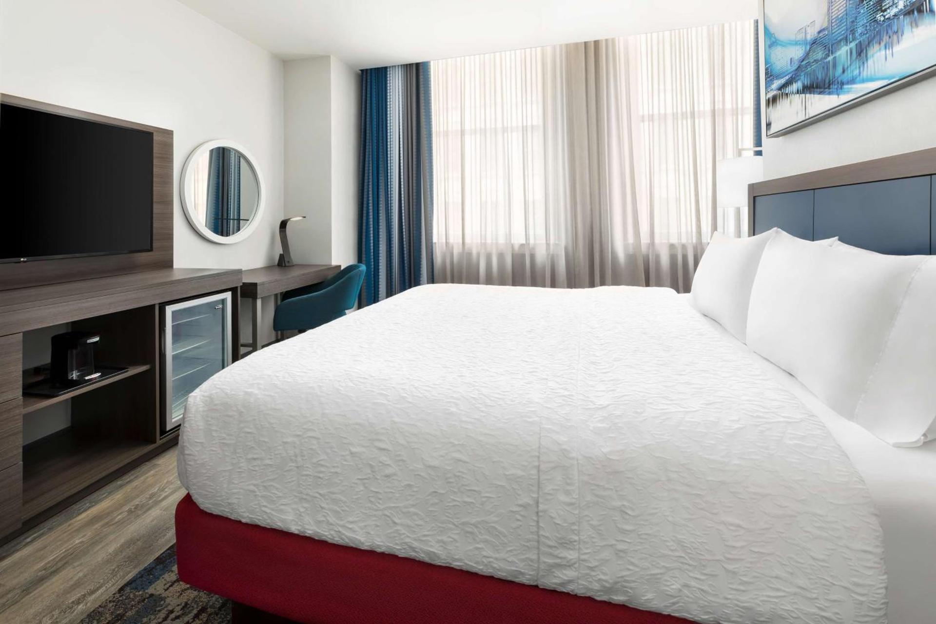 Hampton Inn & Suites Baltimore Inner Harbor photo 38