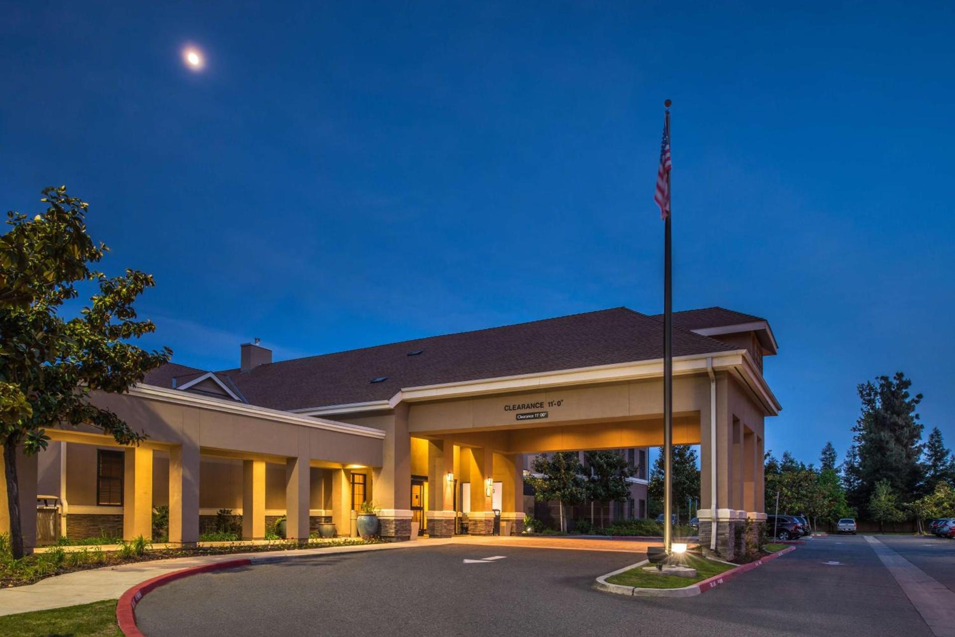 Homewood Suites by Hilton Fresno photo 2