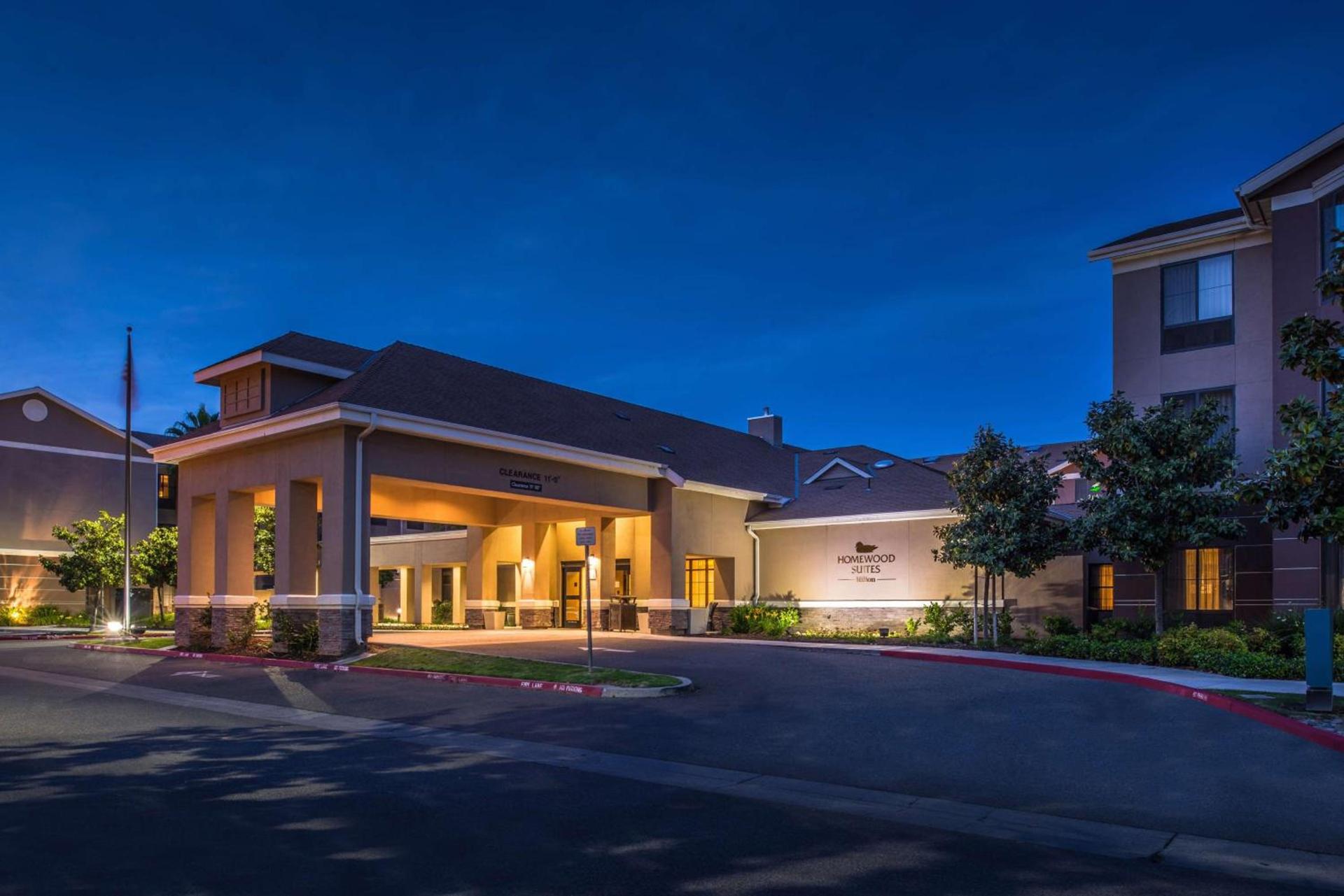 Homewood Suites by Hilton Fresno photo 3