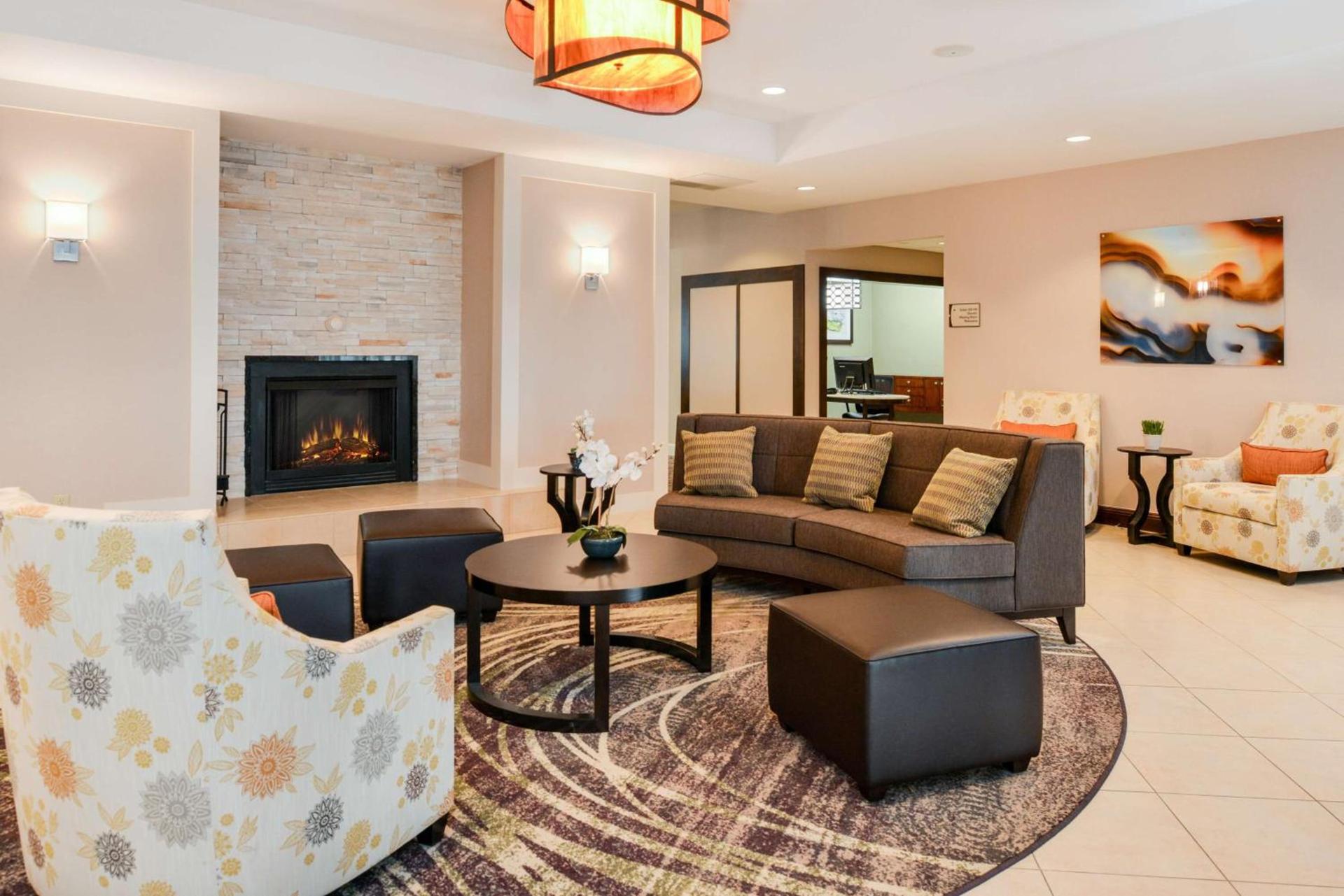 Homewood Suites by Hilton Fresno photo 7
