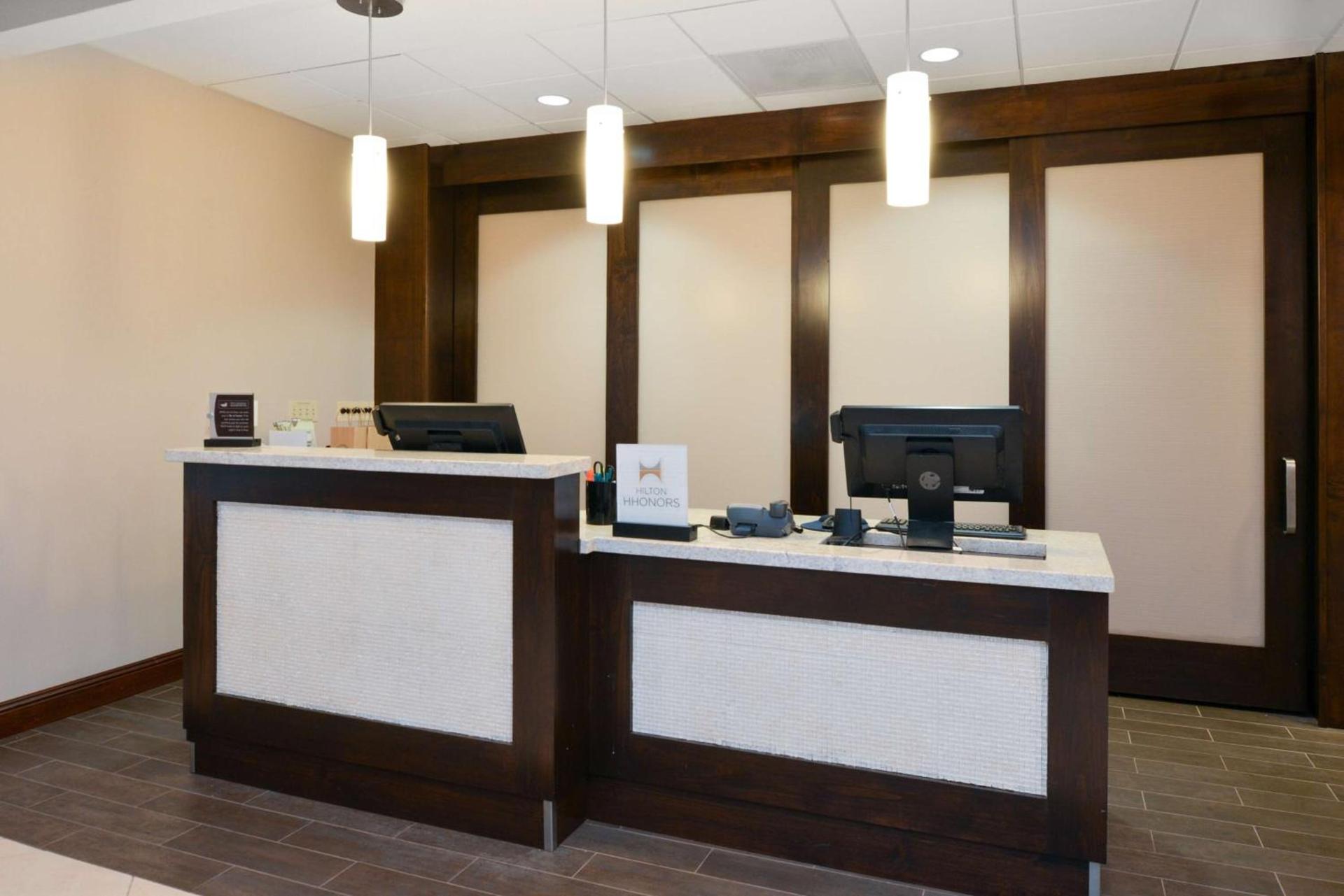 Homewood Suites by Hilton Fresno photo 8