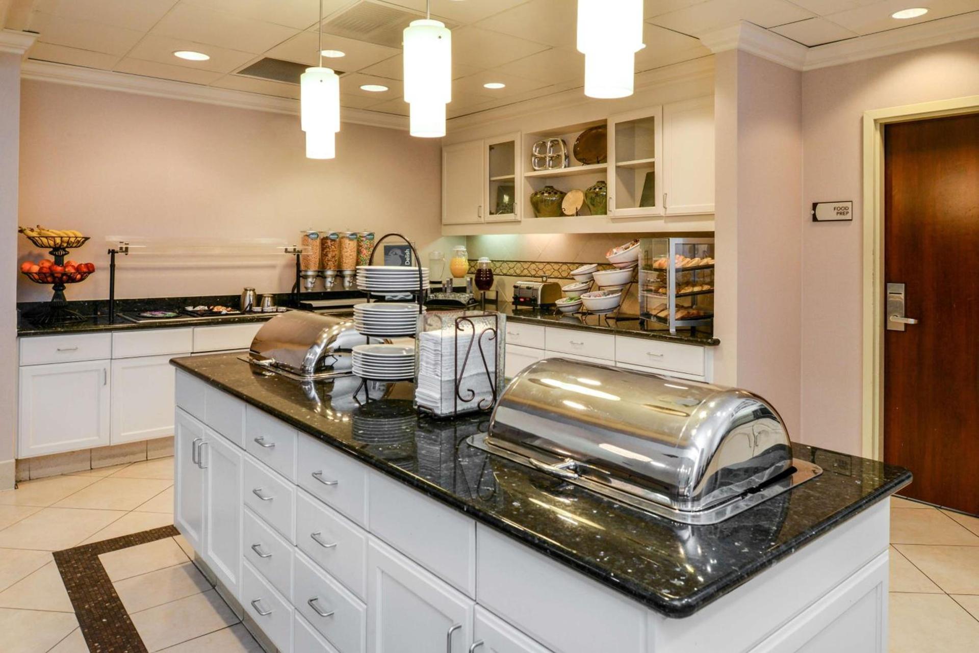 Homewood Suites by Hilton Fresno photo 14