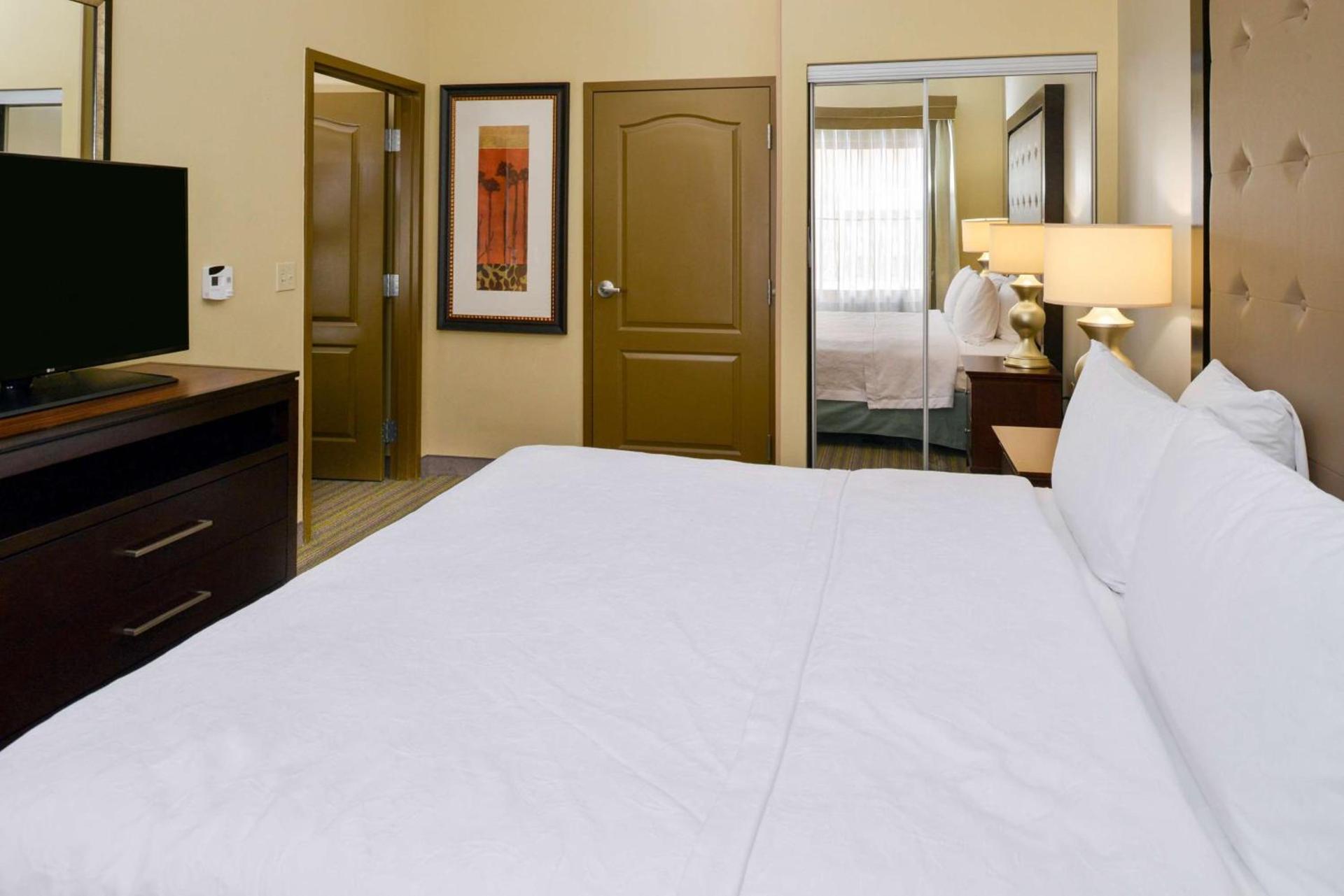 Homewood Suites by Hilton Fresno photo 23