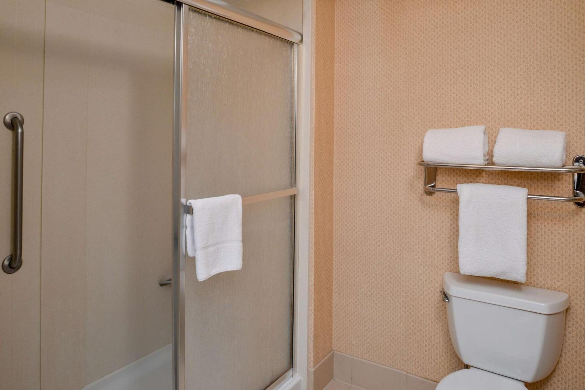 Homewood Suites by Hilton Fresno photo 24