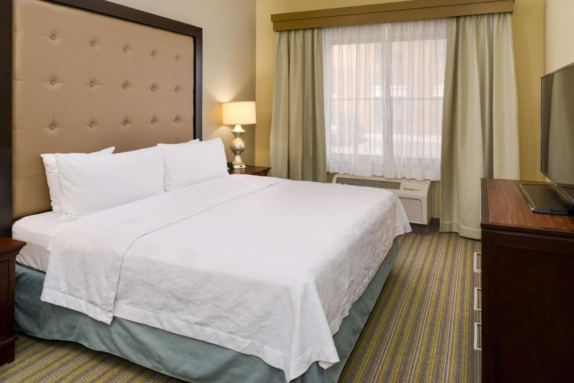 Homewood Suites by Hilton Fresno photo 25