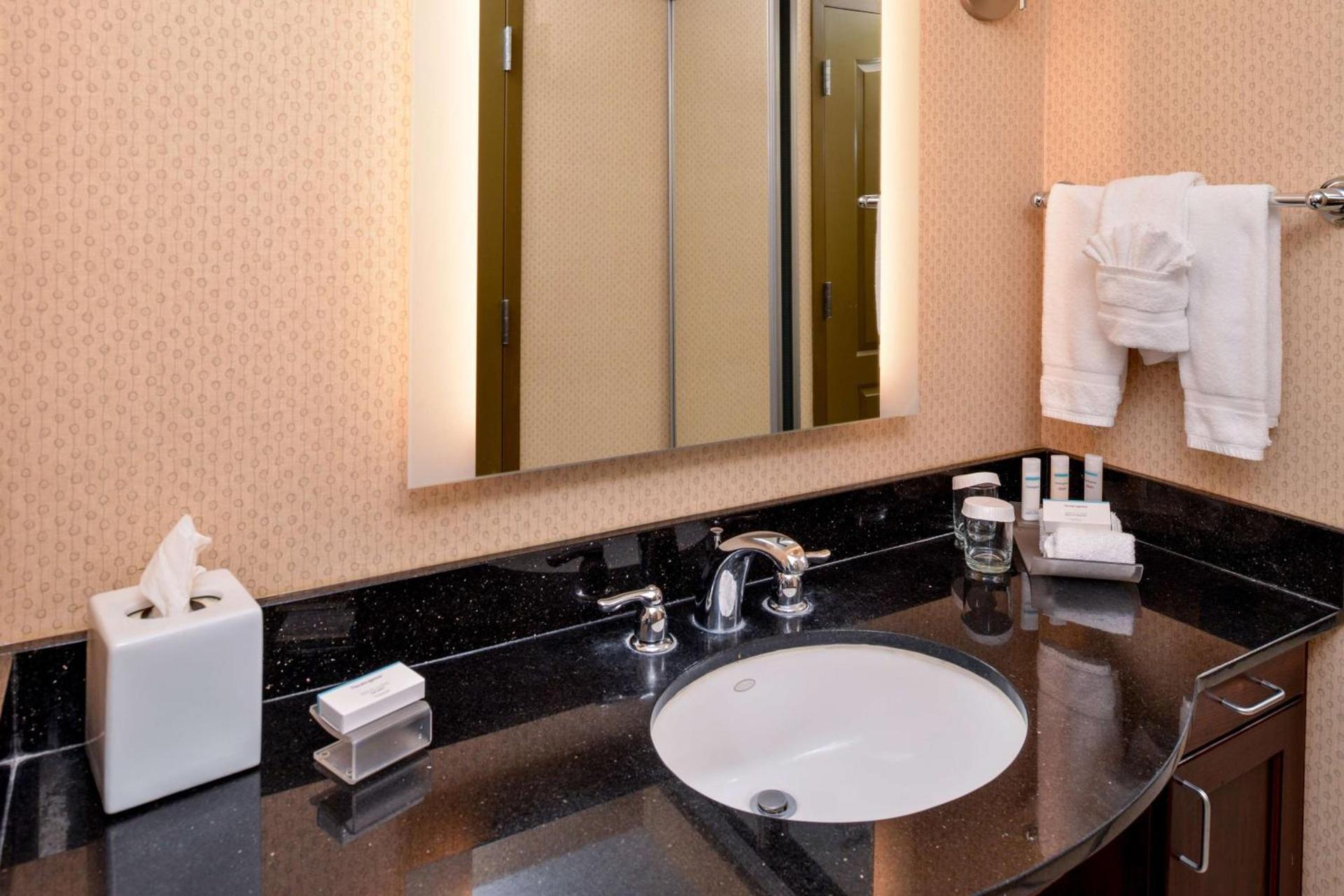 Homewood Suites by Hilton Fresno photo 34