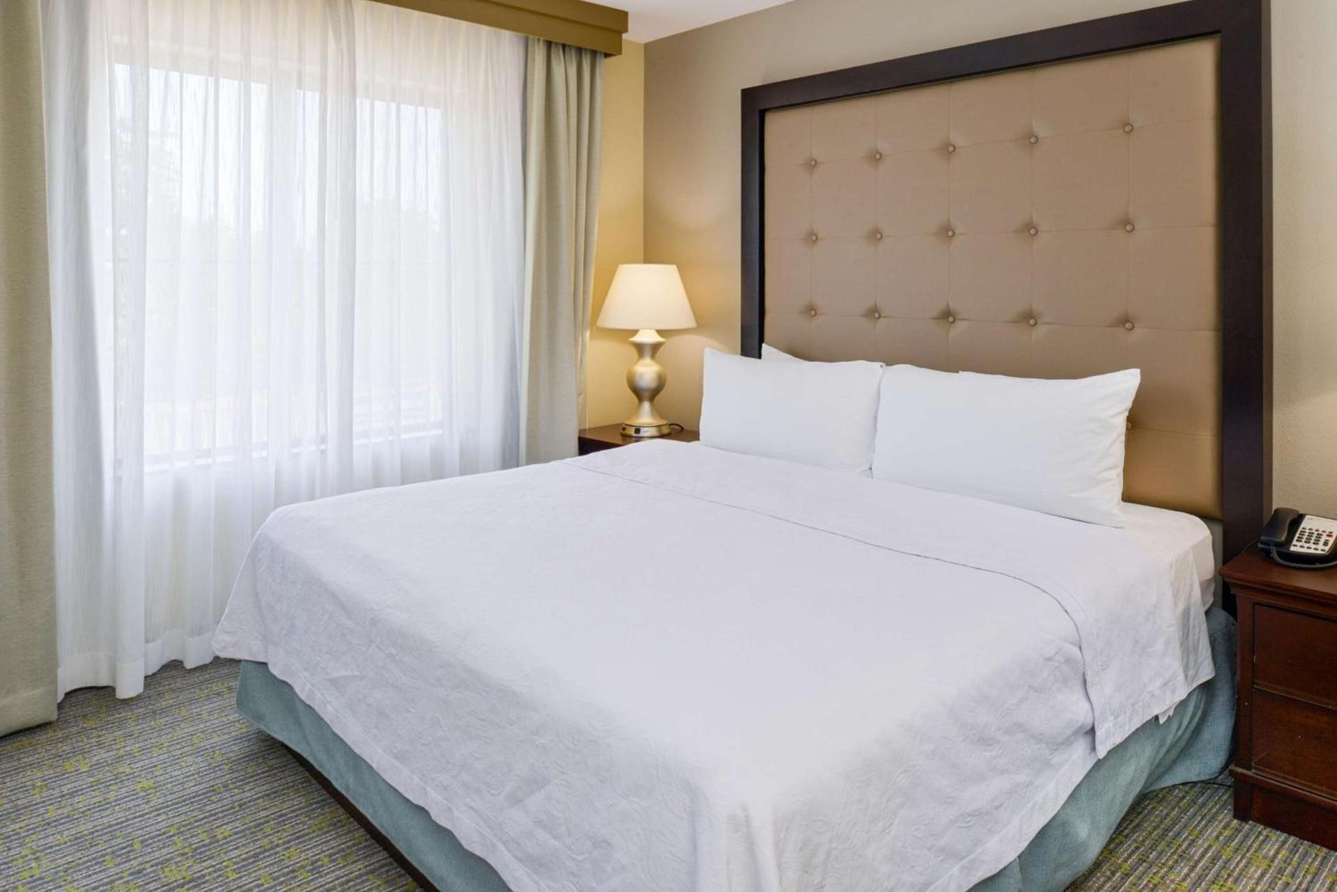 Homewood Suites by Hilton Fresno photo 38
