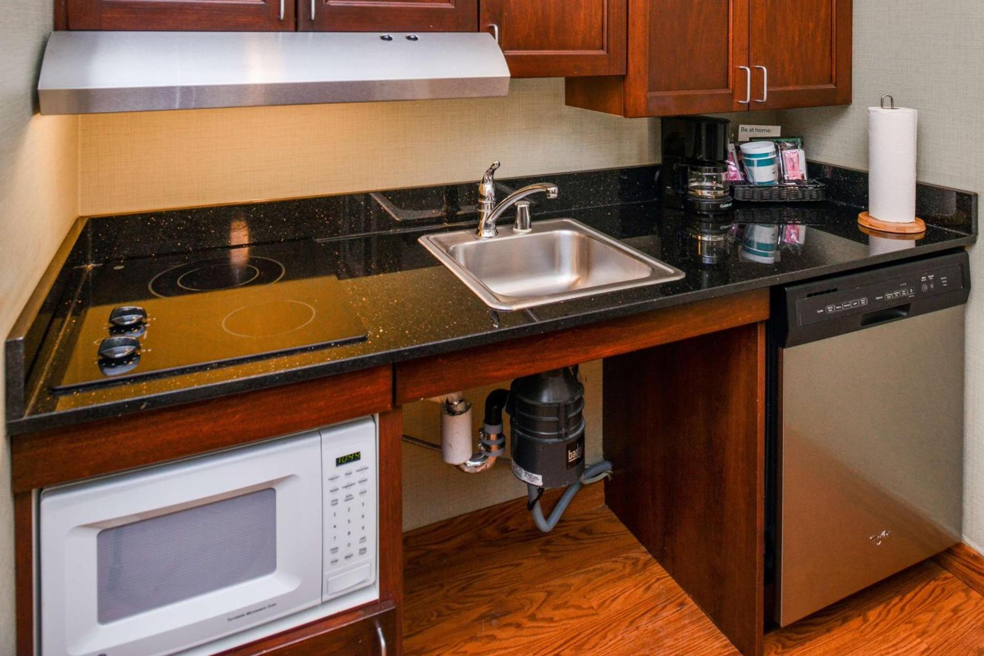 Homewood Suites by Hilton Fresno photo 46
