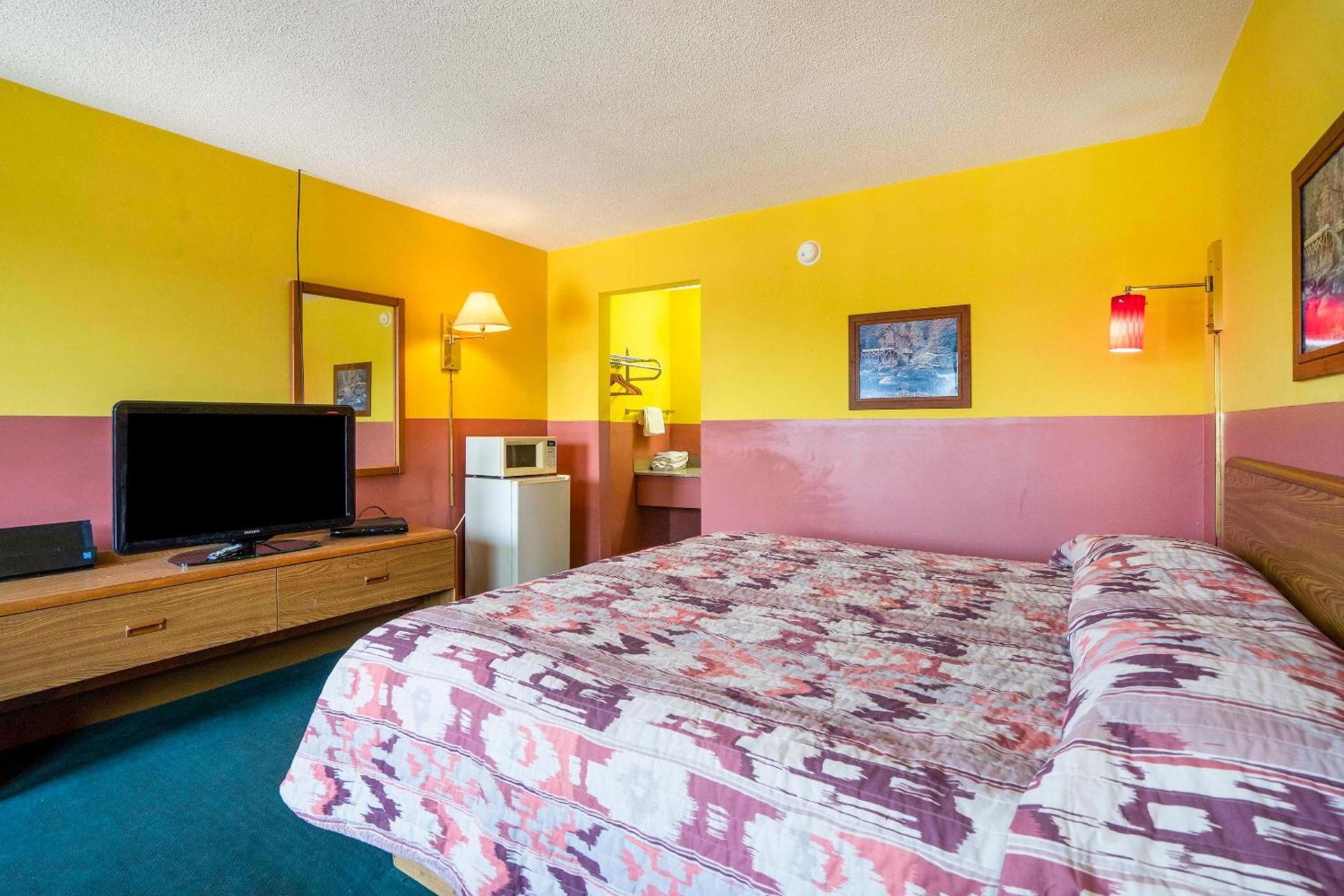 OYO Hotel Opp AL, Floral Hwy photo 10