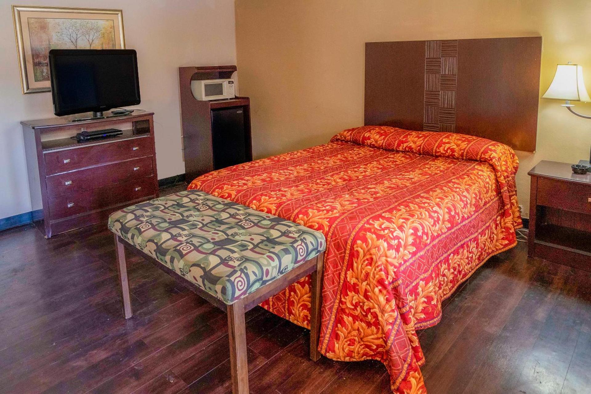 OYO Hotel Opp AL, Floral Hwy photo 11