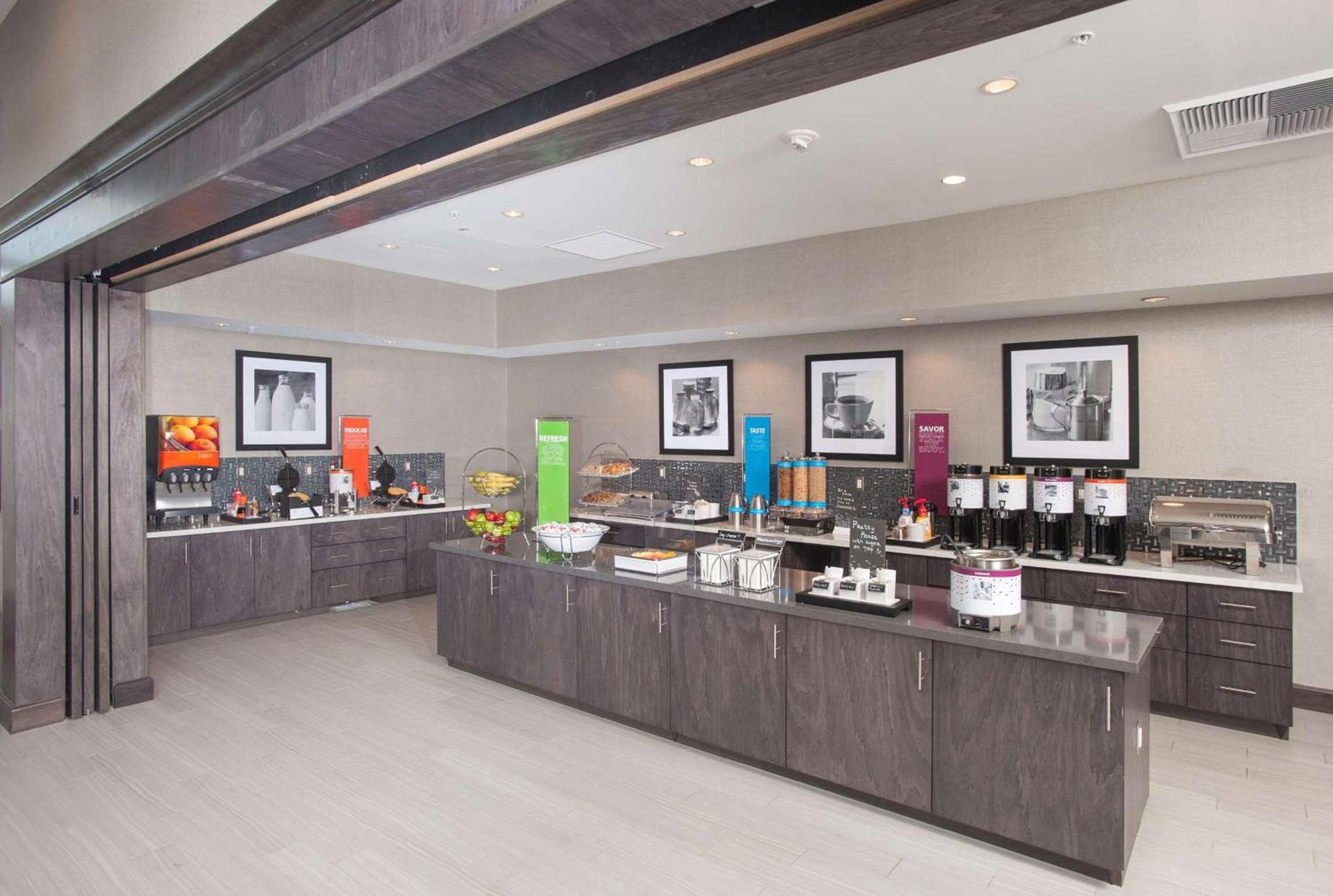 Hampton Inn & Suites LAX El Segundo photo 14