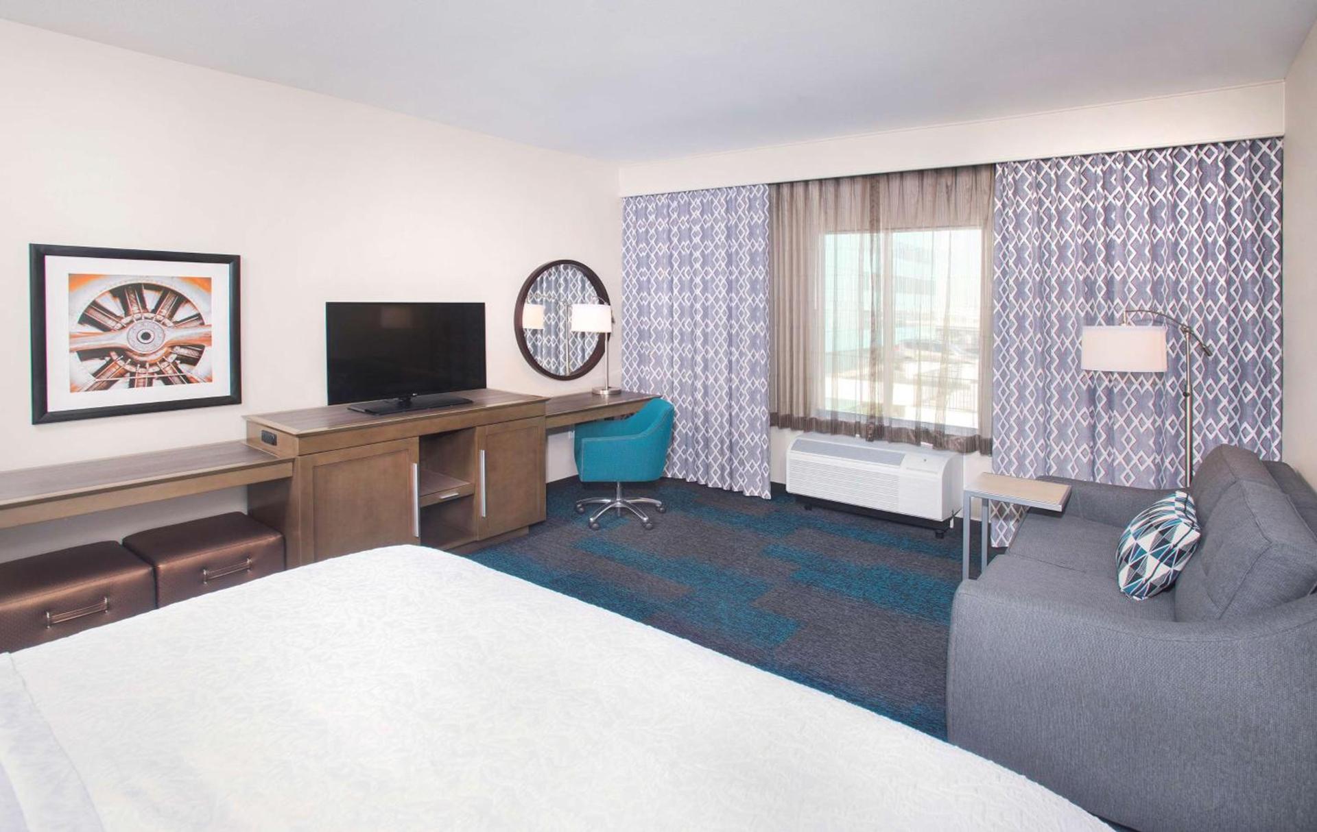 Hampton Inn & Suites LAX El Segundo photo 30