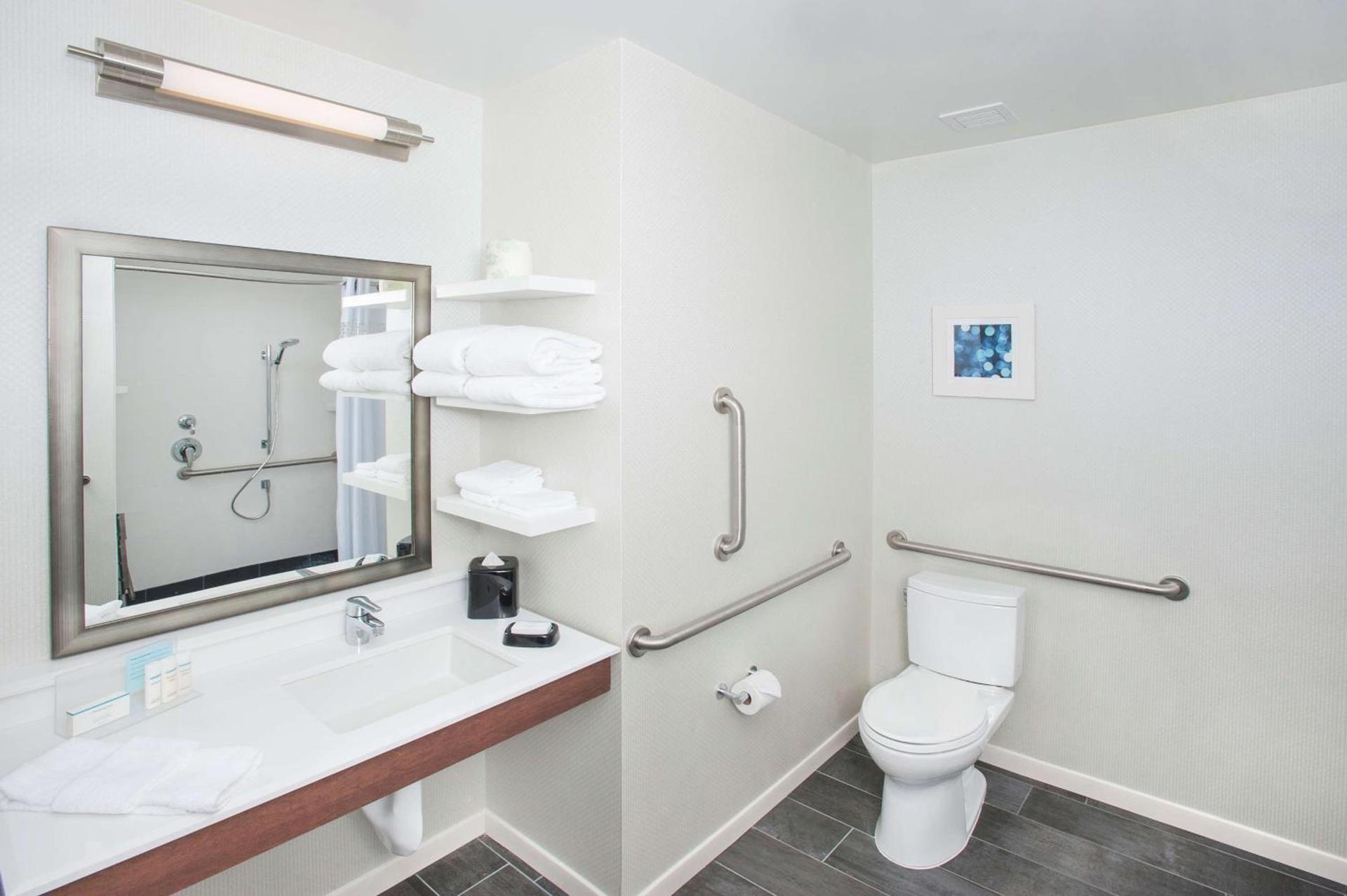 Hampton Inn & Suites LAX El Segundo photo 38