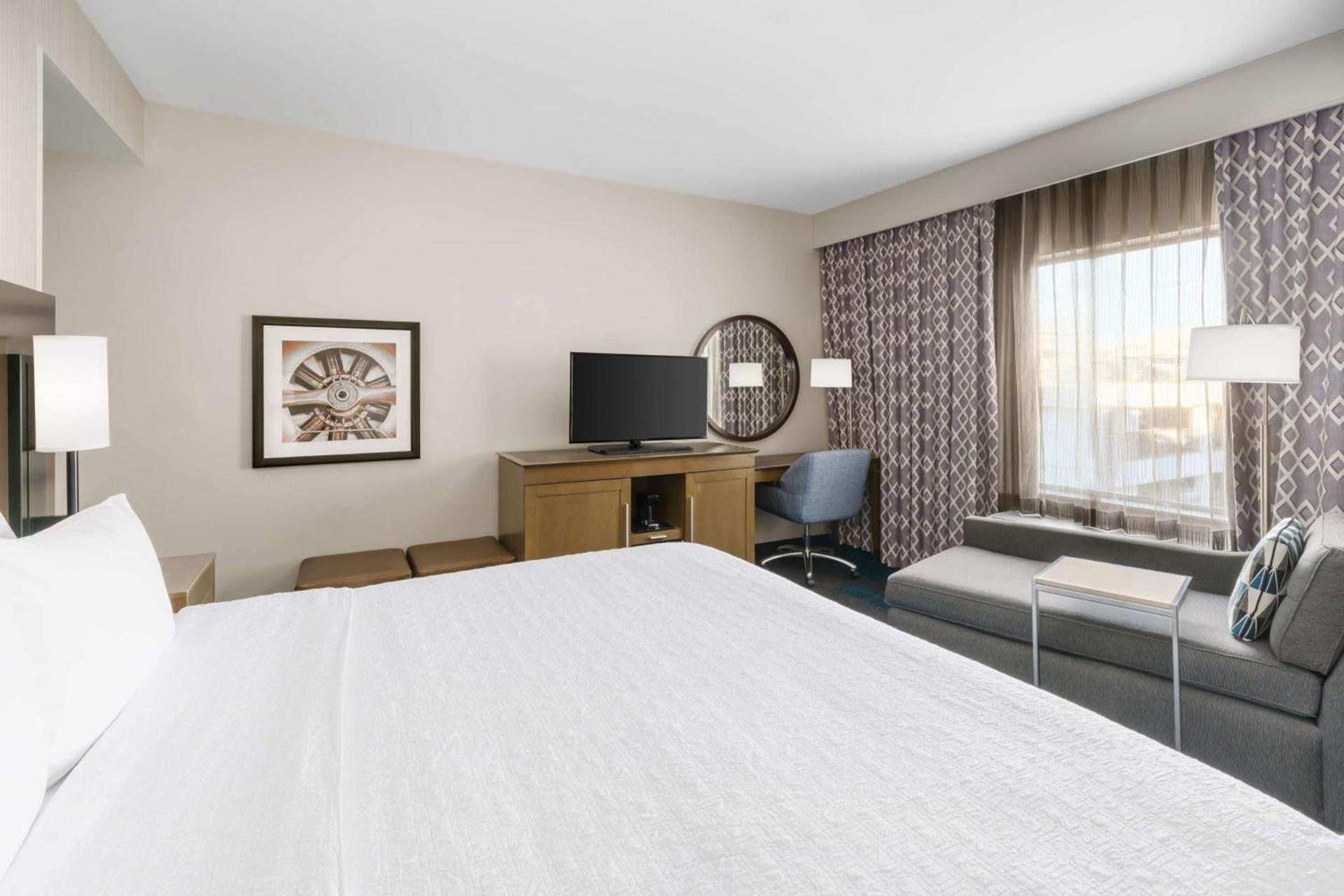 Hampton Inn & Suites LAX El Segundo photo 42