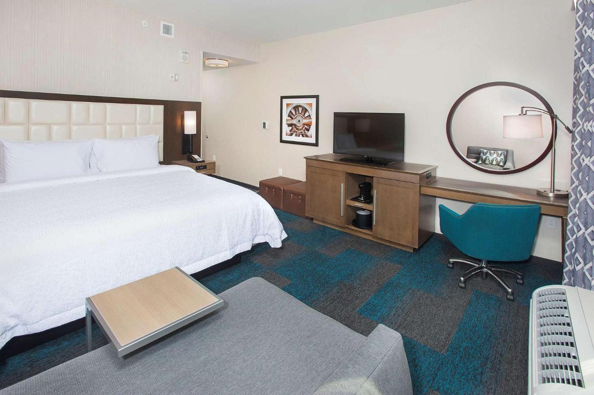 Hampton Inn & Suites LAX El Segundo photo 3